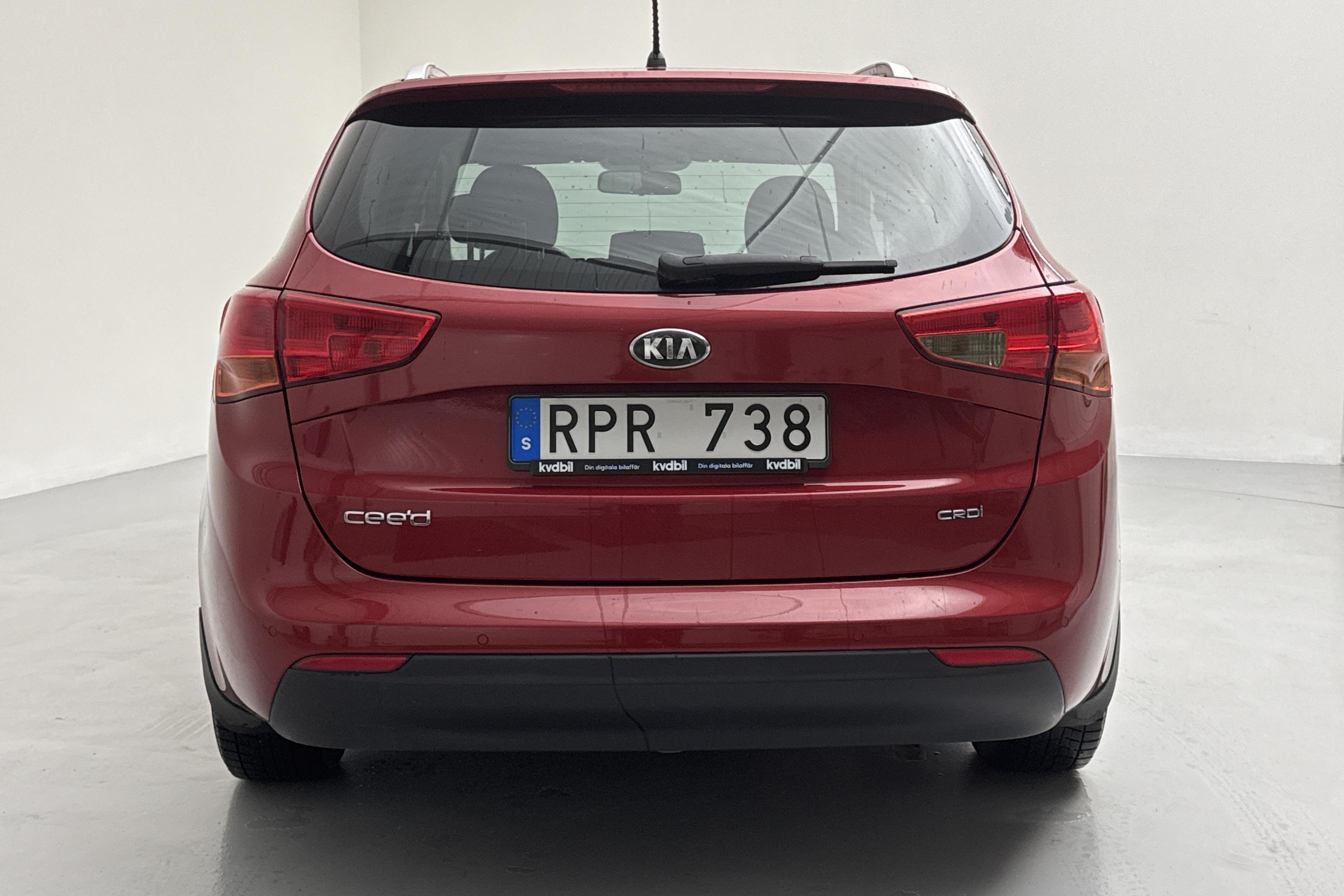 KIA Cee'd 1.4 CRDi SW (90hk) - 147 030 km - Käsitsi - punane - 2014