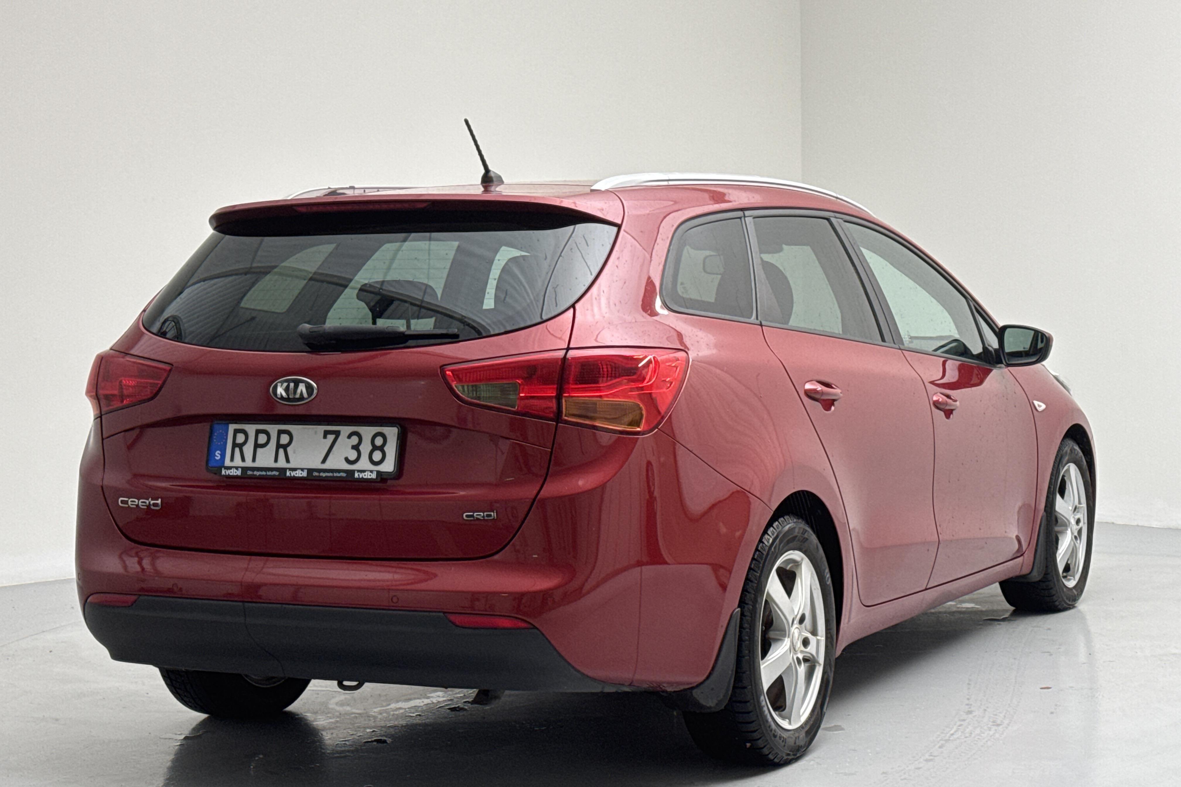 KIA Cee'd 1.4 CRDi SW (90hk) - 147 030 km - Käsitsi - punane - 2014