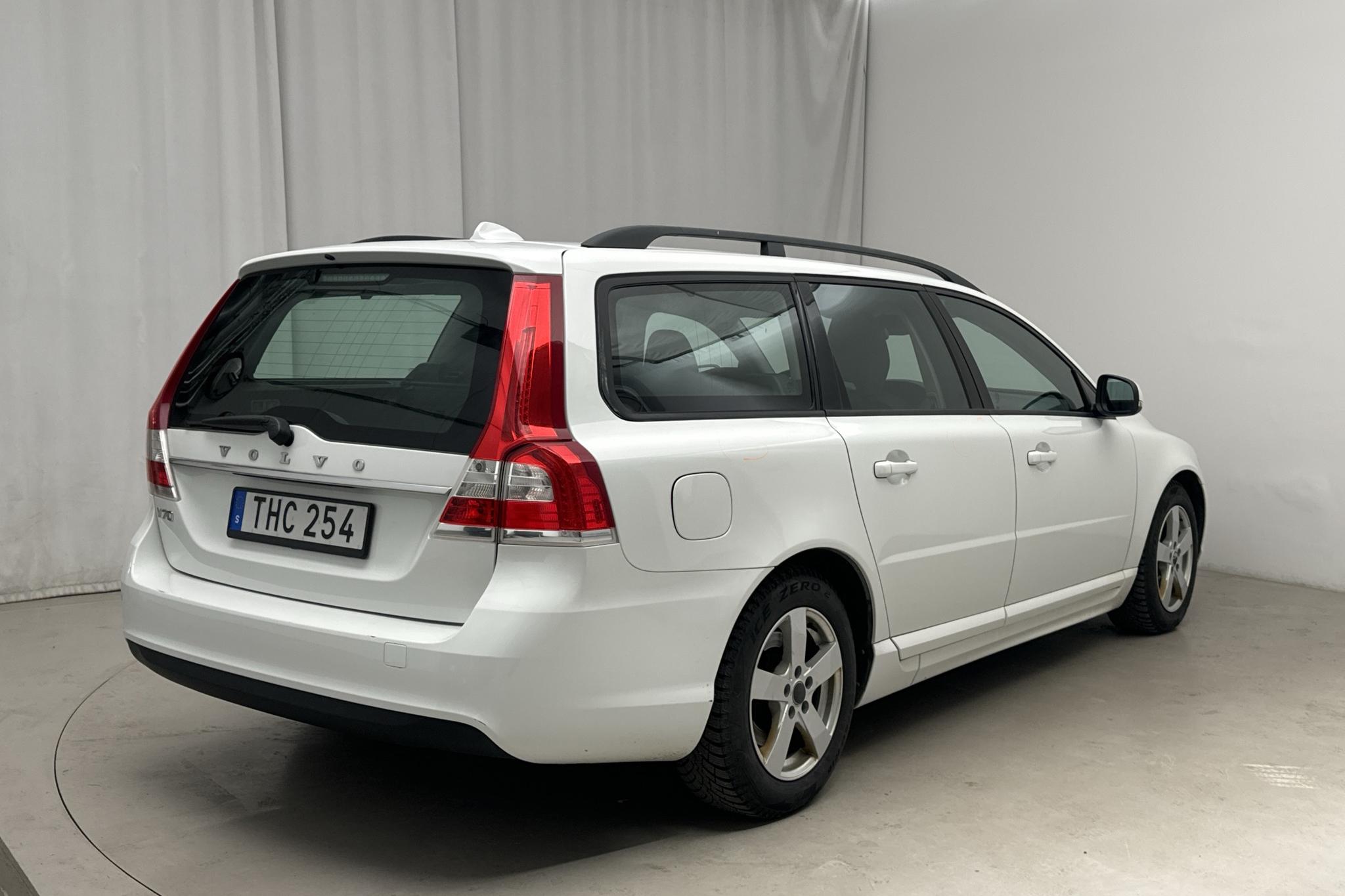 Volvo V70 II D2 (115hk) - 19 816 mil - Automat - vit - 2015