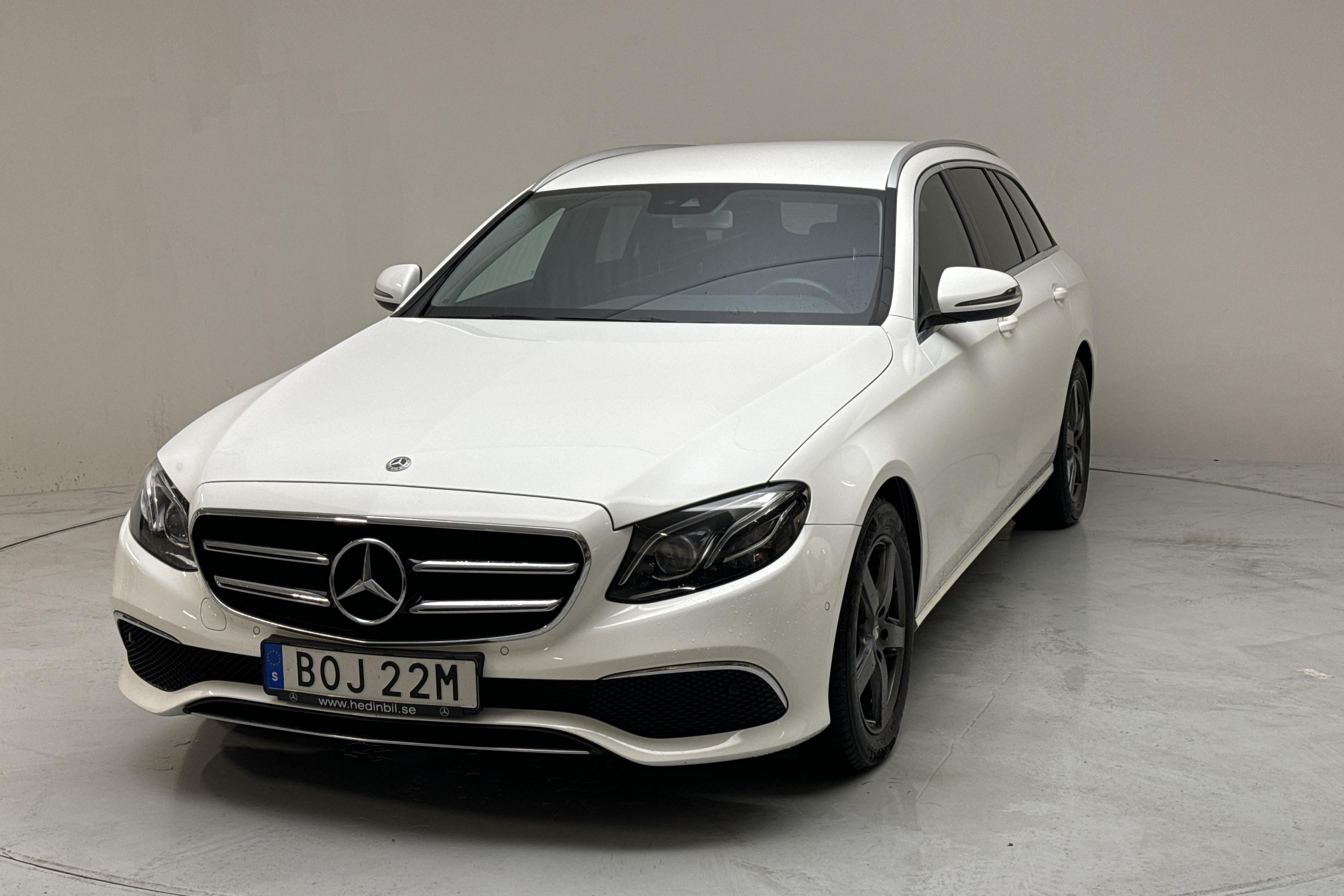 Mercedes E 220 d 4MATIC Kombi S213 (194hk) - 105 080 km - Automatyczna - biały - 2020