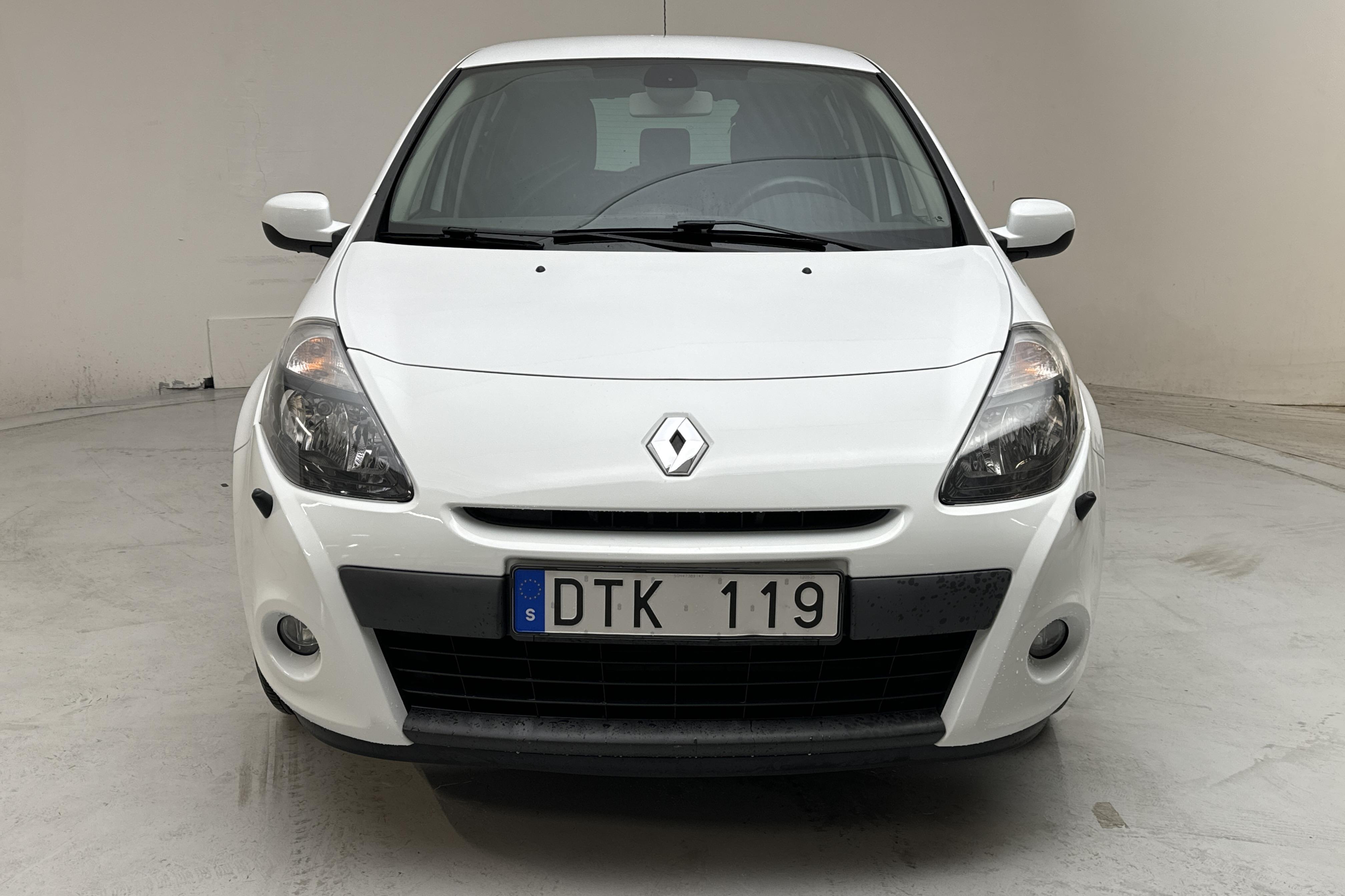 Renault Clio III 1.2 5dr (75hk) - 7 244 mil - Manuell - vit - 2012