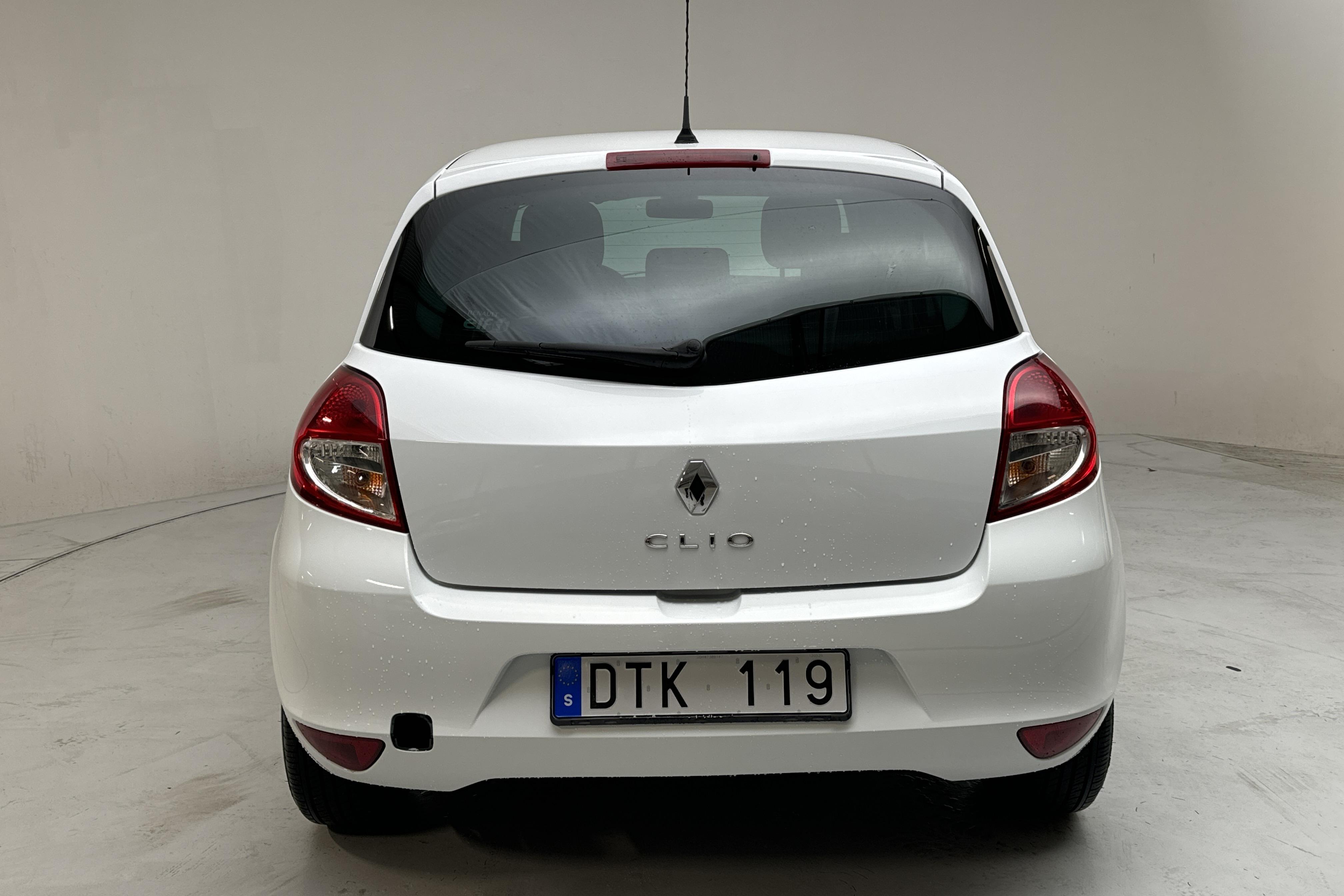 Renault Clio III 1.2 5dr (75hk) - 7 244 mil - Manuell - vit - 2012