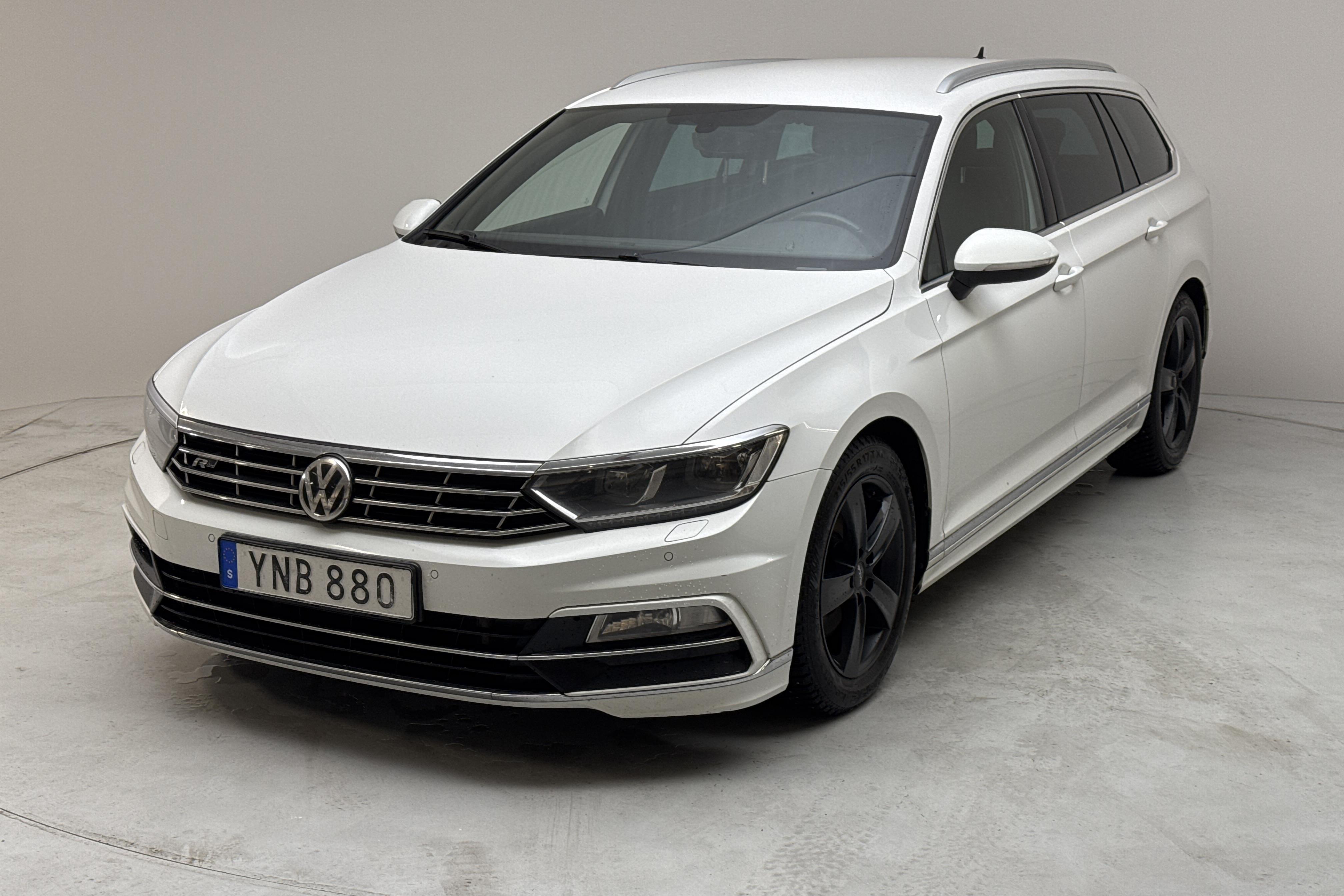 VW Passat 2.0 TDI Sportscombi (190hk) - 175 970 km - Automatyczna - biały - 2018