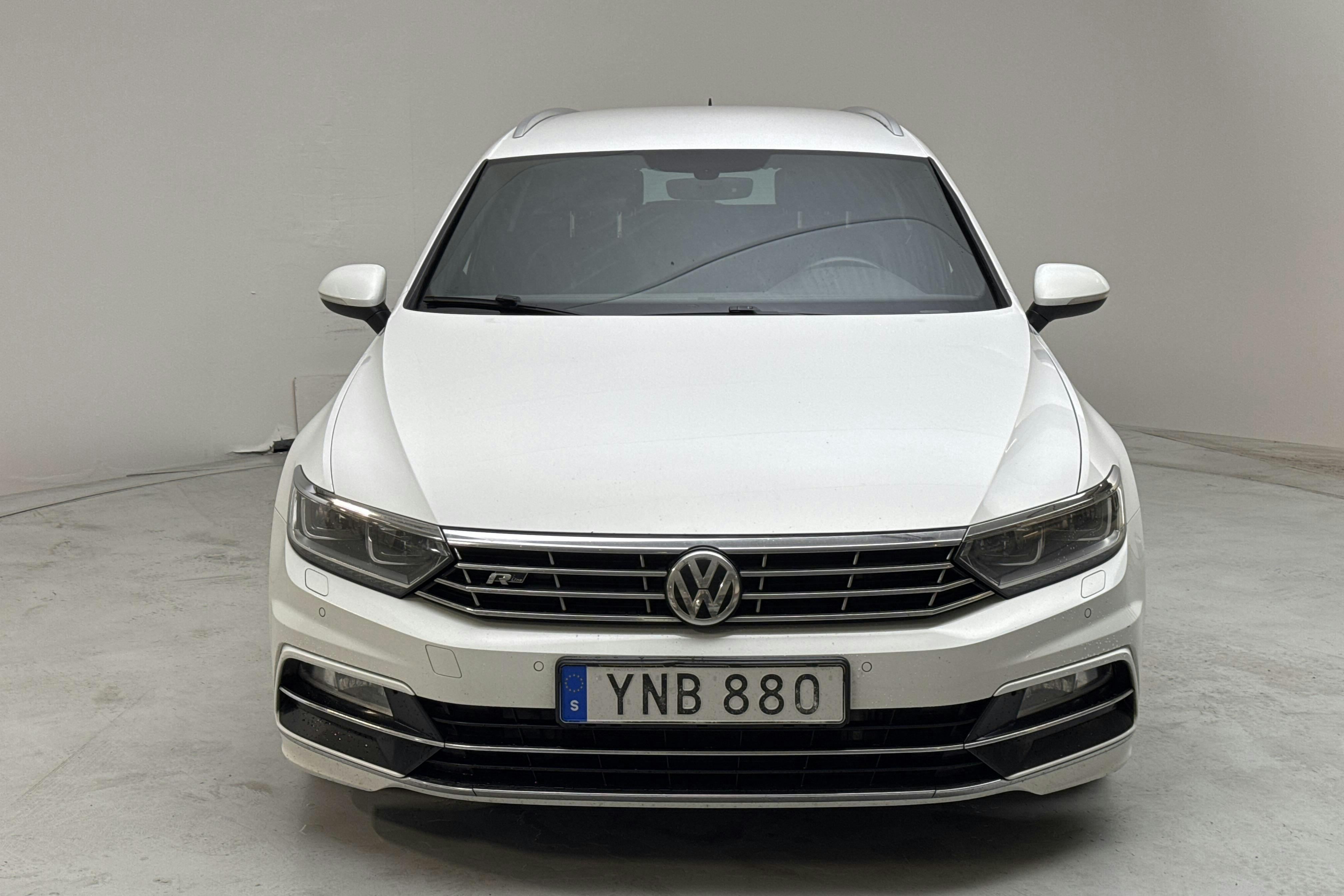 VW Passat 2.0 TDI Sportscombi (190hk) - 175 970 km - Automatyczna - biały - 2018