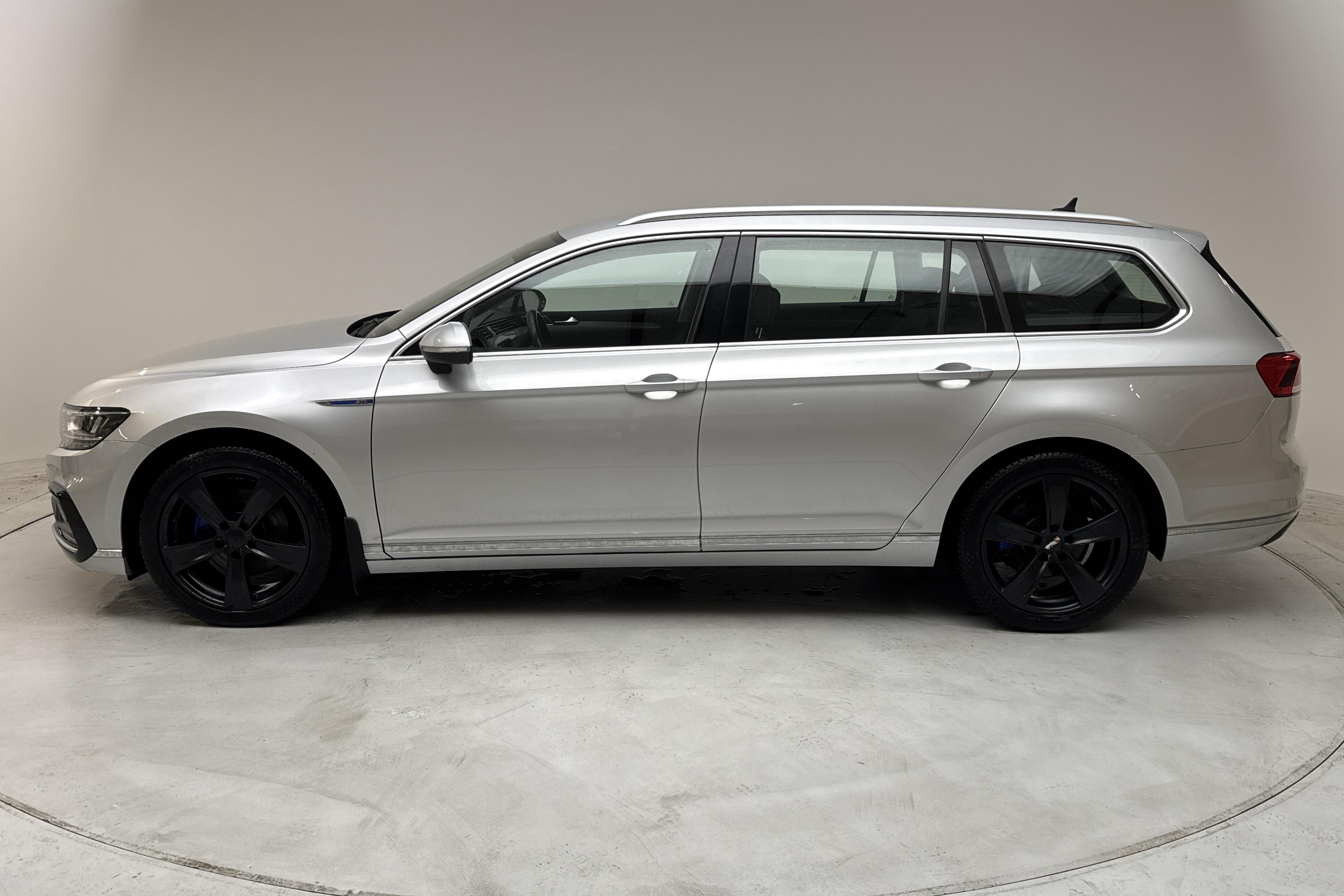 VW Passat 1.4 GTE Sportscombi (218hk) - 96 290 km - Automaattinen - hopea - 2020