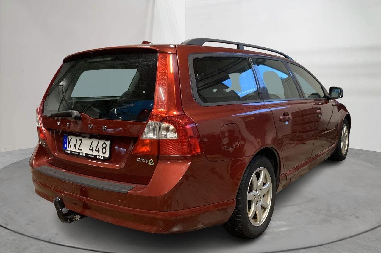 Volvo V70 II 1.6D DRIVe (109hk) - 246 280 km - Manual - red - 2011