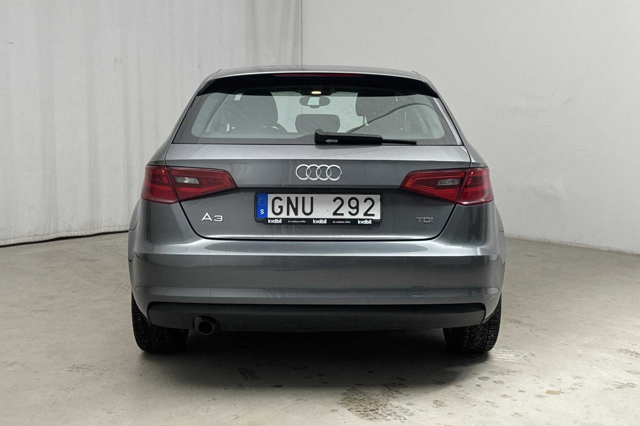 Audi A3 1.6 TDI Sportback (105hk) - 17 518 mil - Manuell - grå - 2014