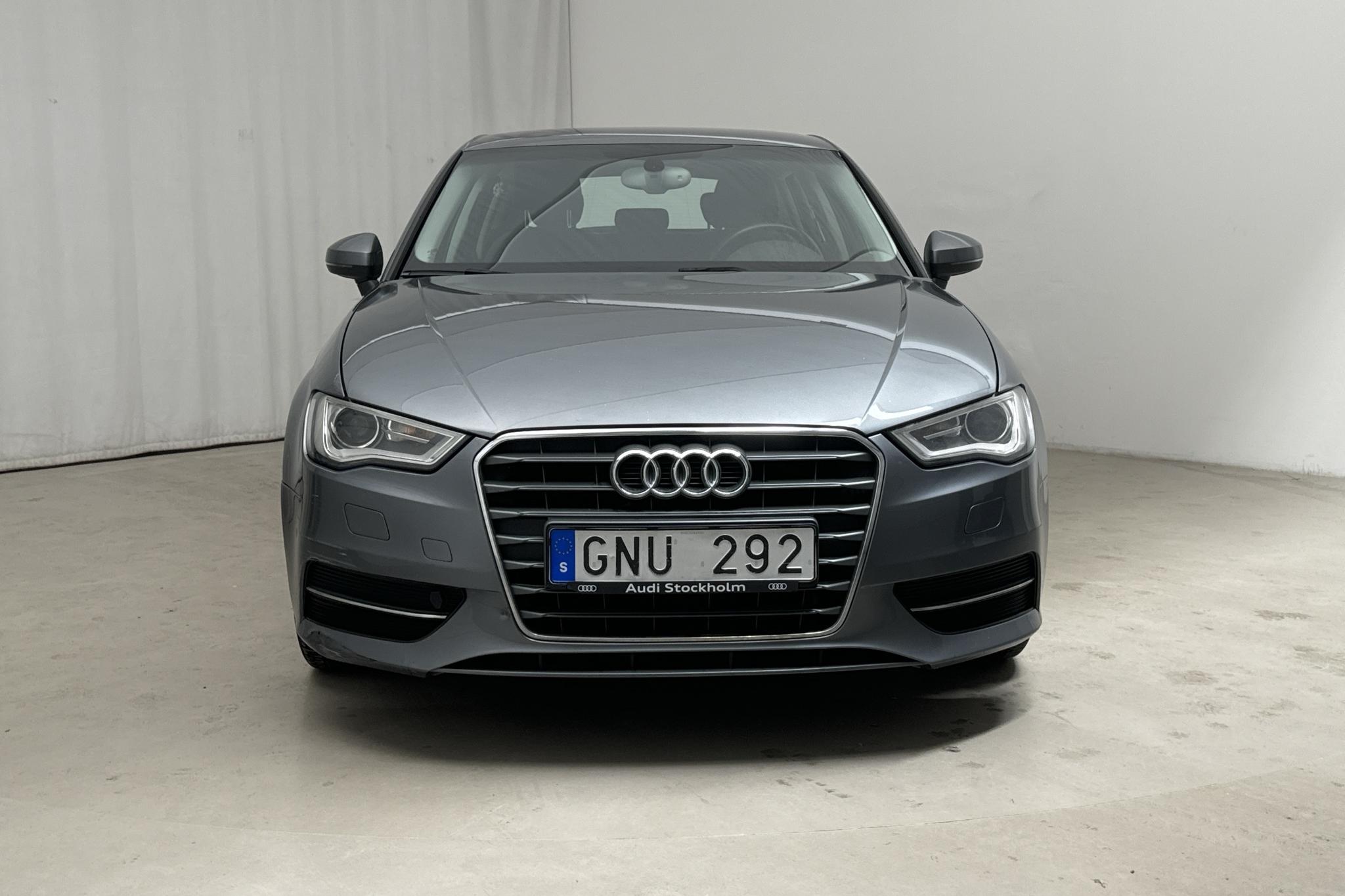 Audi A3 1.6 TDI Sportback (105hk) - 17 518 mil - Manuell - grå - 2014