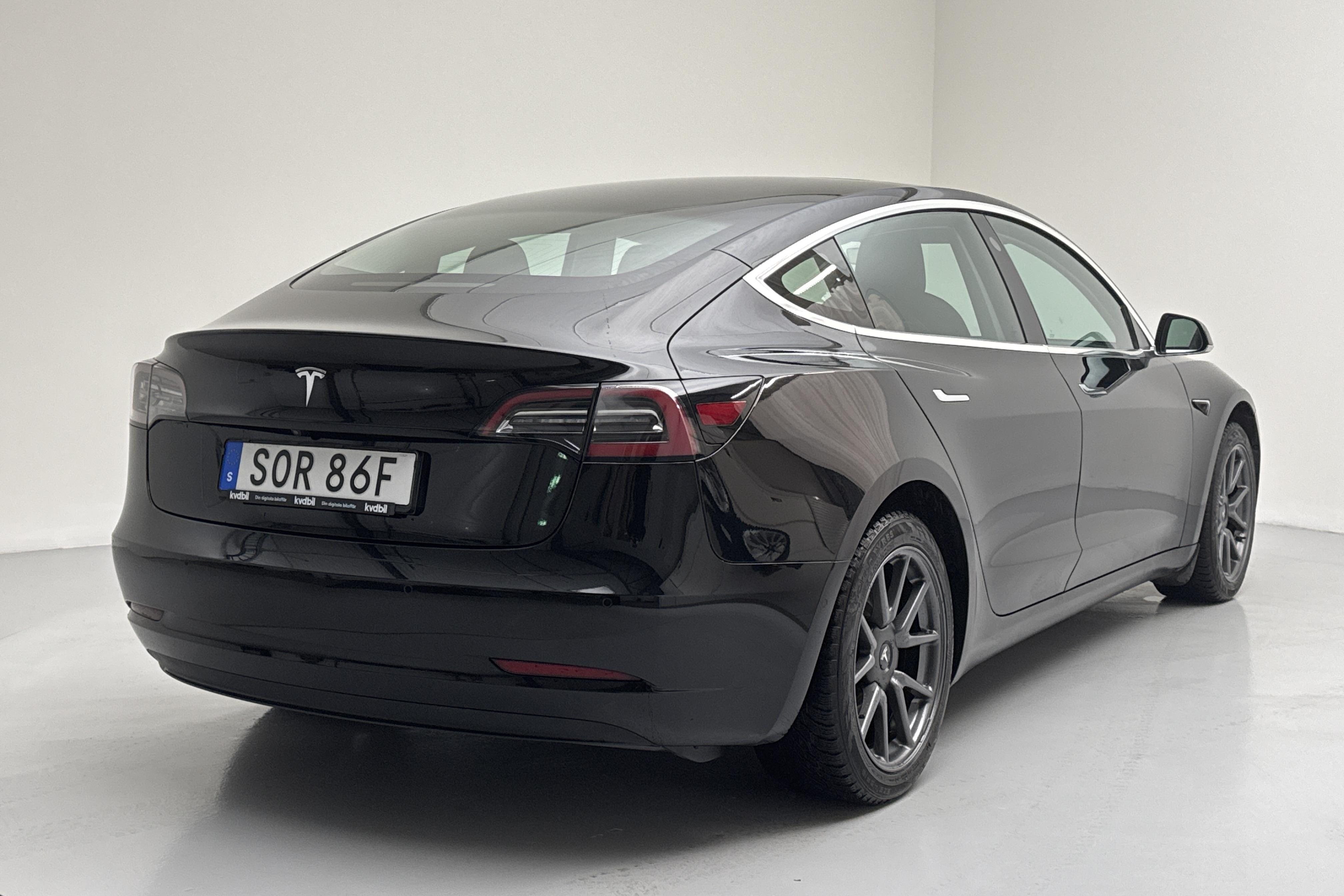 Tesla Model 3 Standard Range RWD - 147 390 km - Automatic - black - 2019