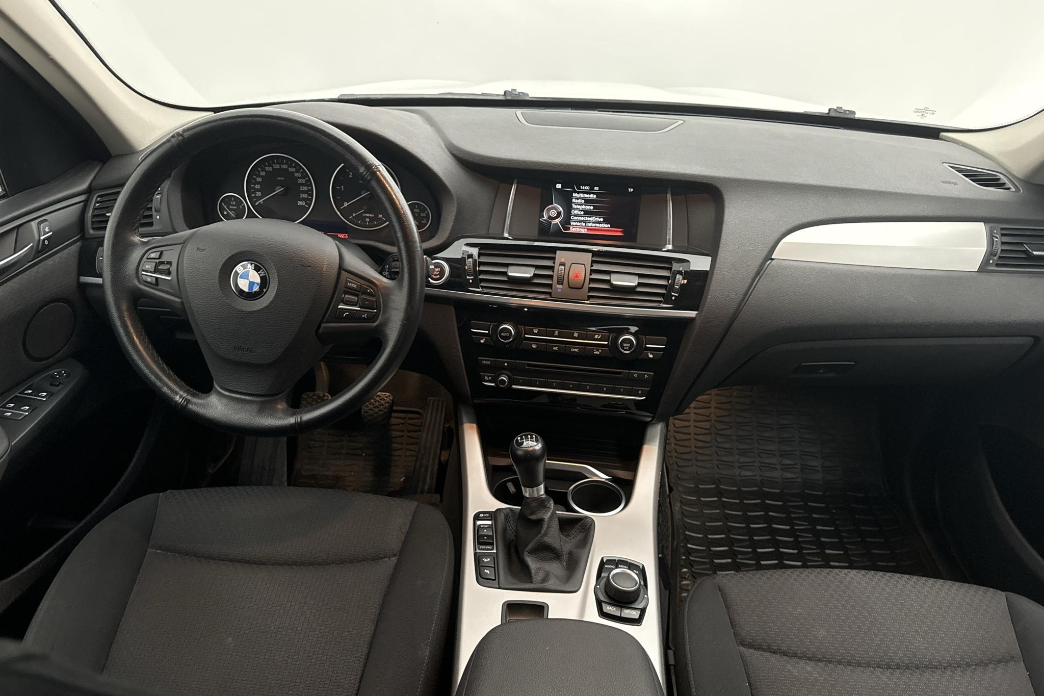 BMW X3 xDrive20d, F25 (190hk) - 121 660 km - Manualna - biały - 2015