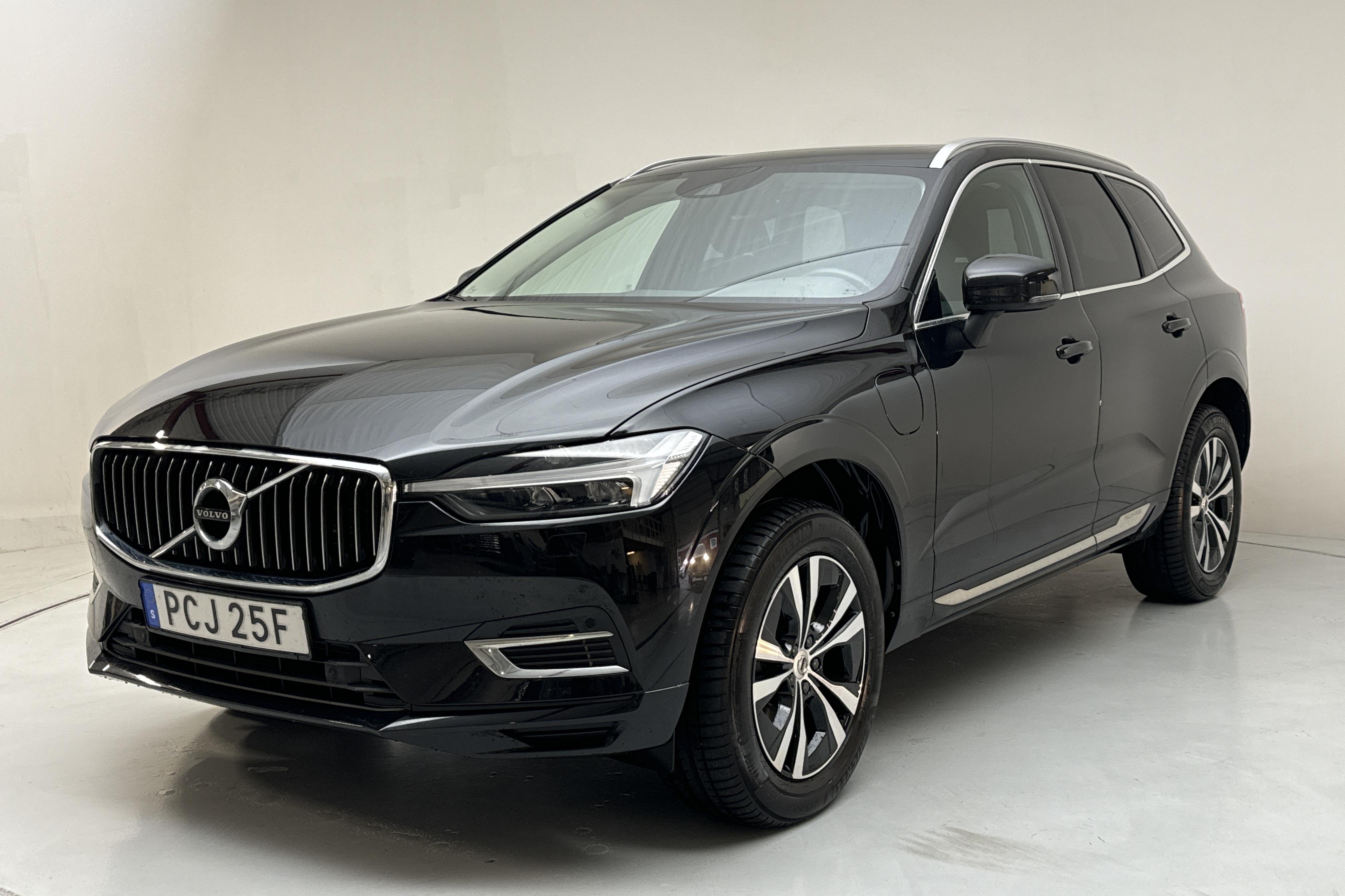 Volvo XC60 T6 AWD Recharge (340hk) - 7 216 mil - Automat - svart - 2021