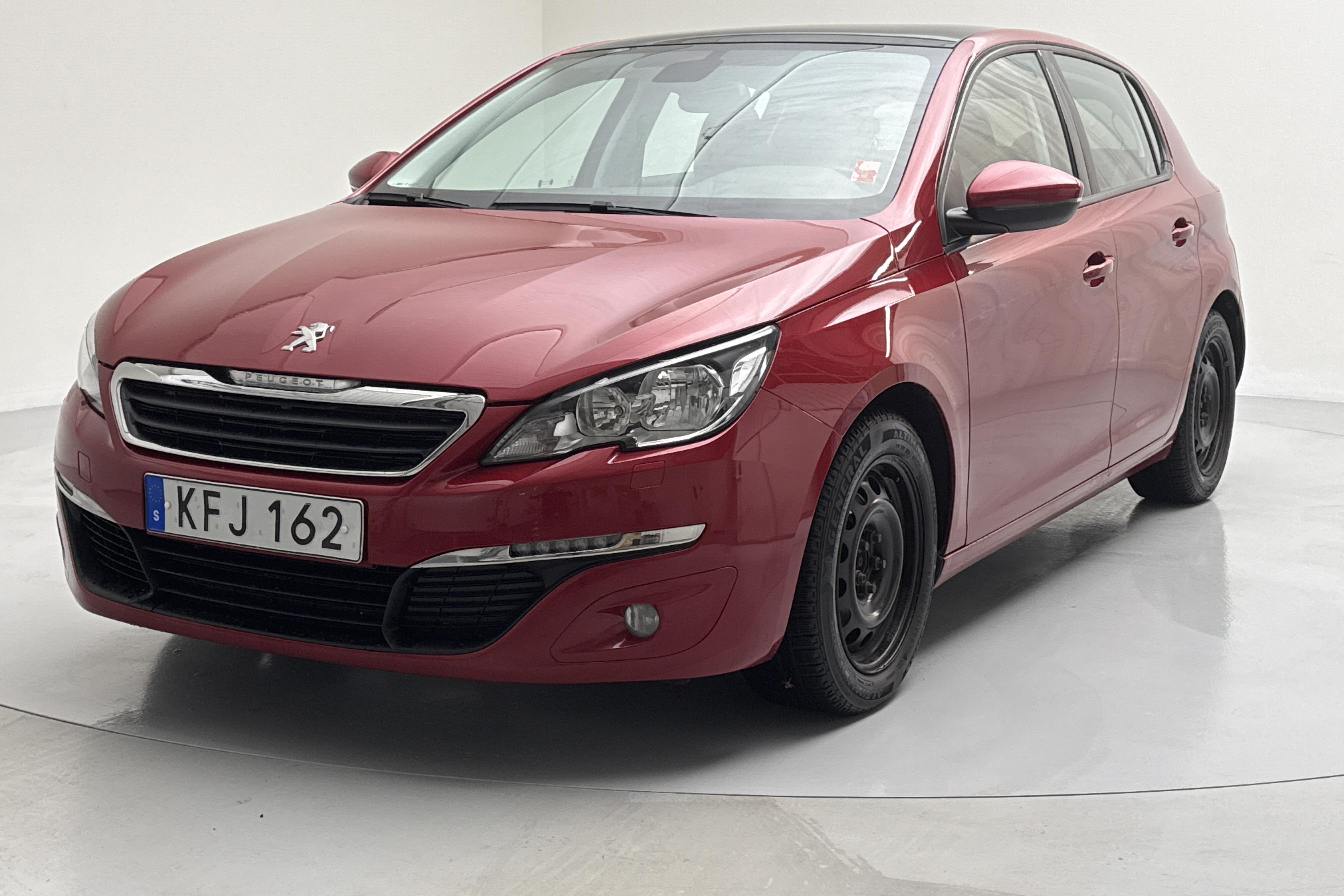 Peugeot 308 PureTech 5dr (130hk) - 107 930 km - Manual - Dark Red - 2016