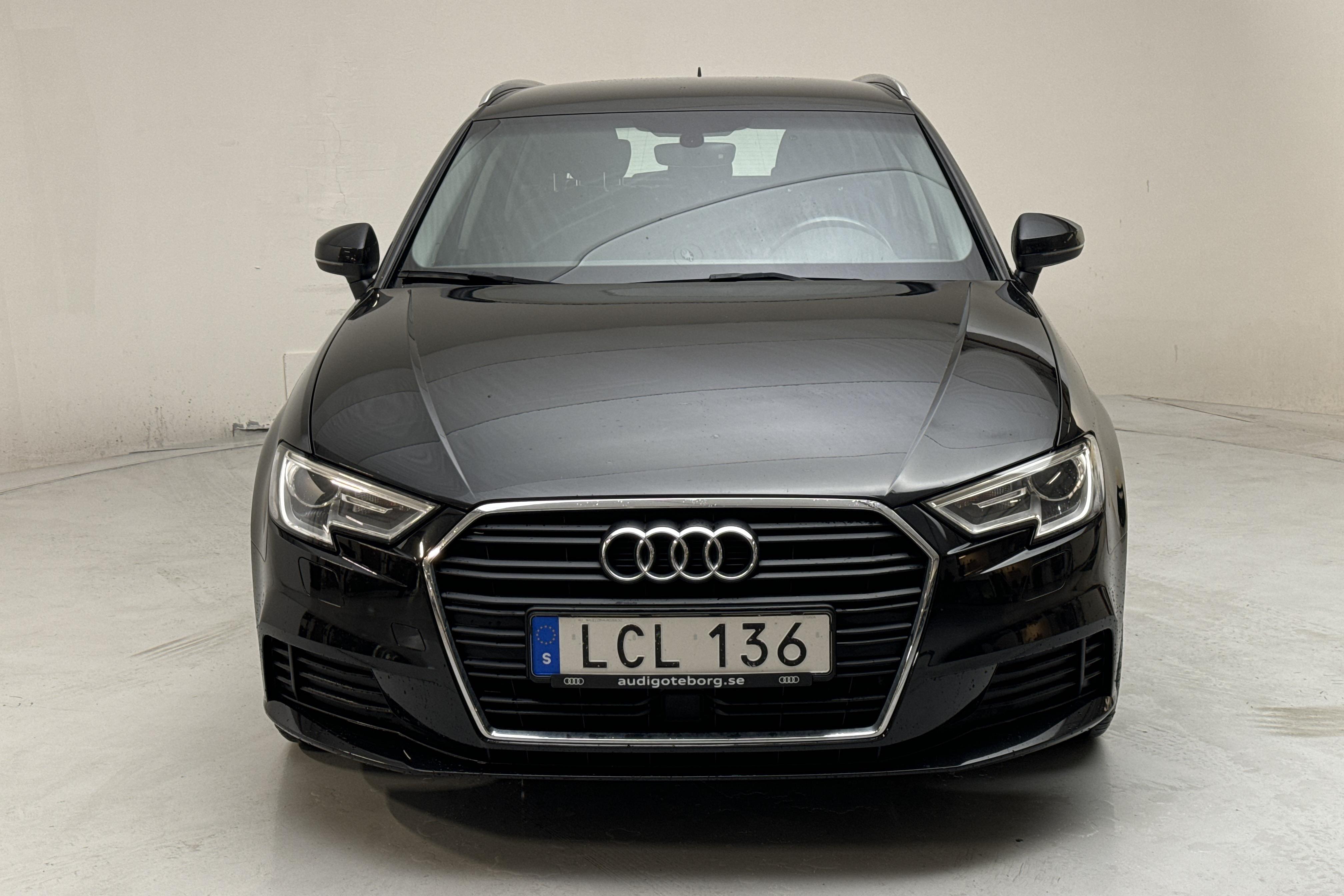 Audi A3 1.5 TFSI Sportback (150hk) - 11 576 mil - Manuell - svart - 2018