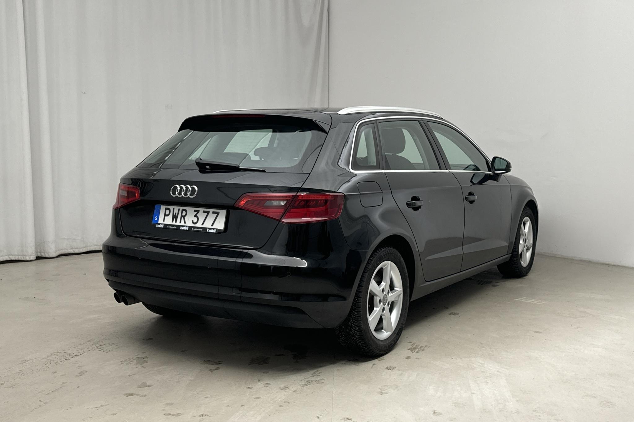 Audi A3 1.4 TFSI Sportback (125hk) - 11 786 mil - Automat - svart - 2015