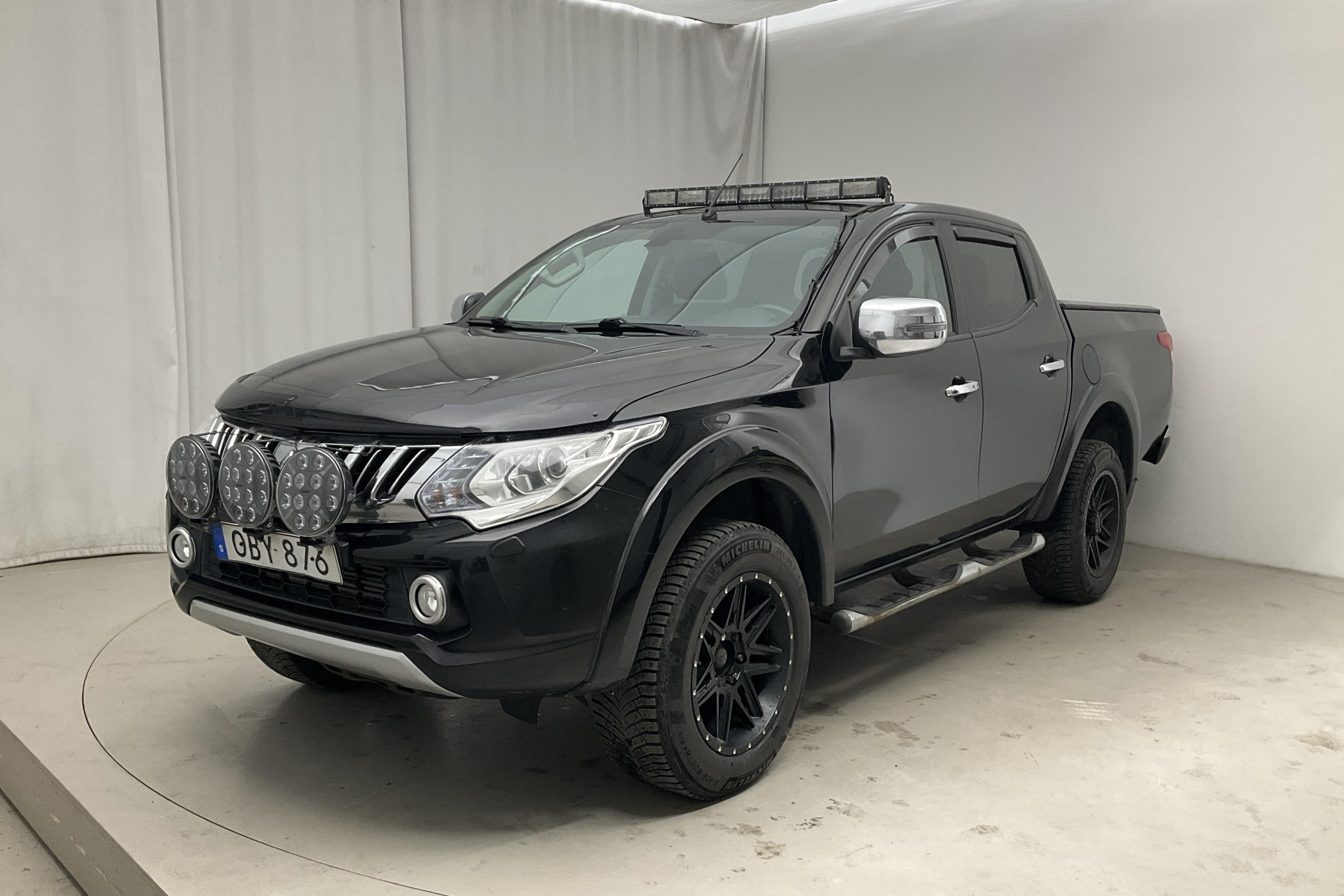 Mitsubishi L200 2.4 DI-D (181hk) - 19 443 mil - Automat - svart - 2016