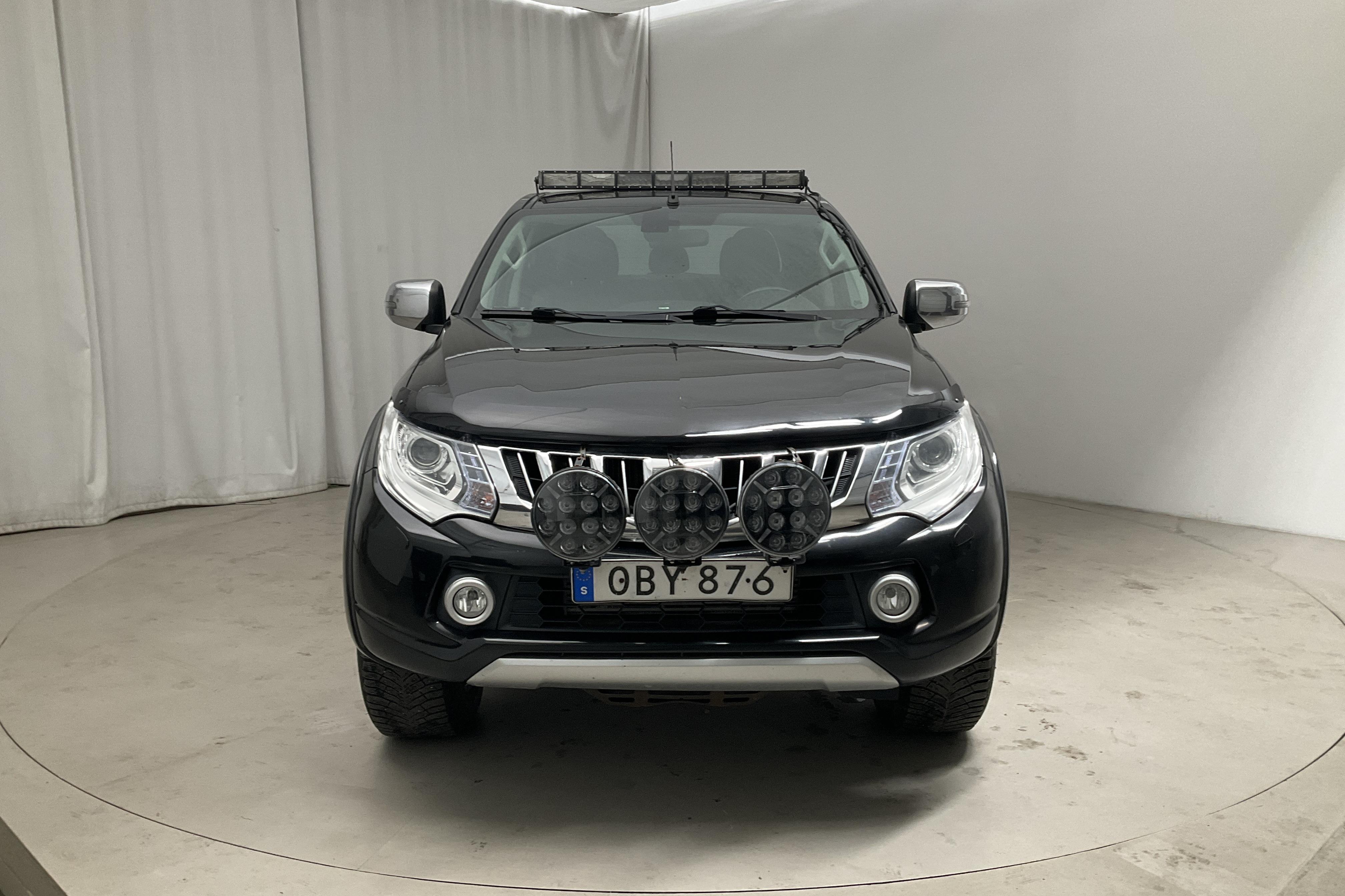 Mitsubishi L200 2.4 DI-D (181hk) - 19 443 mil - Automat - svart - 2016