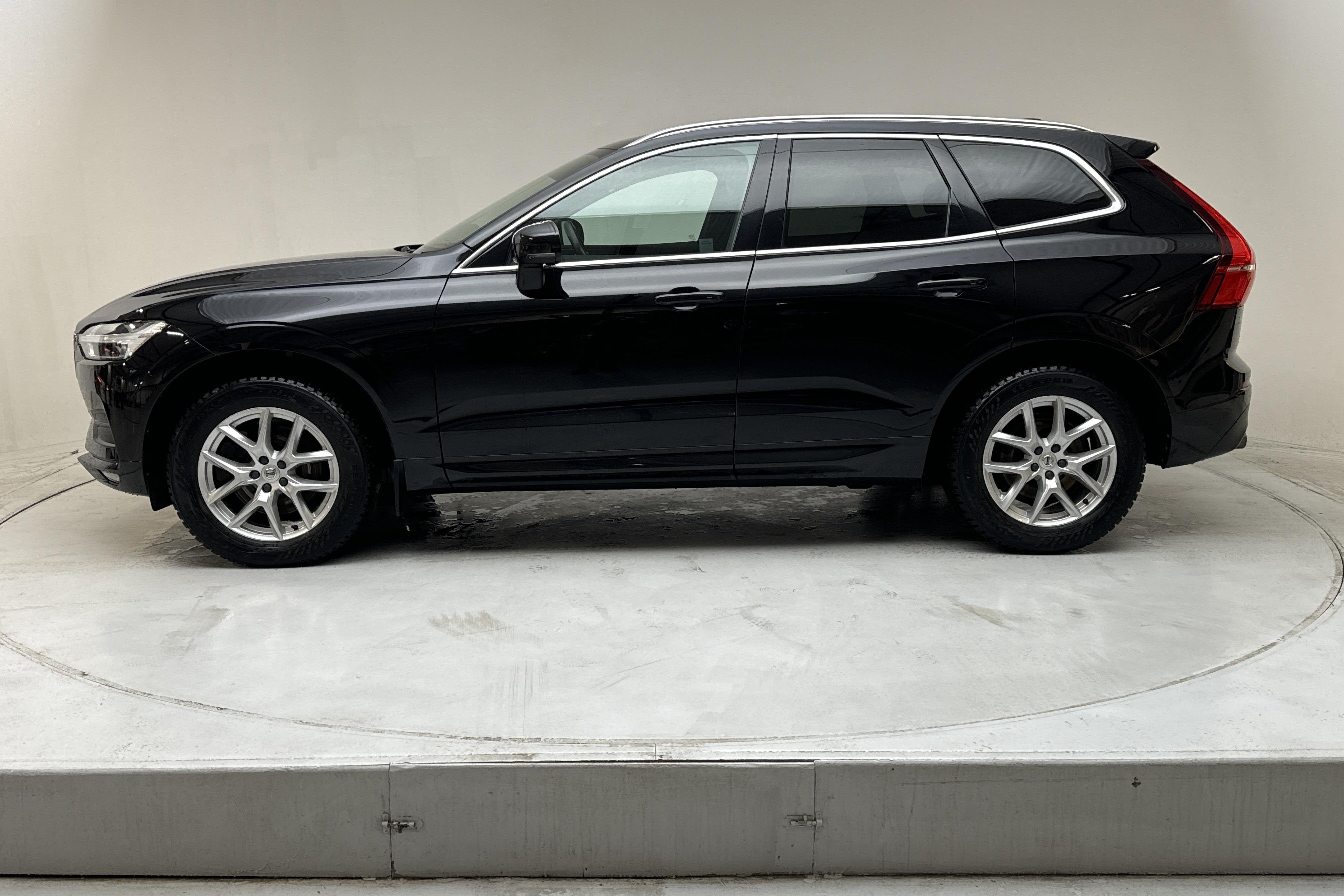 Volvo XC60 B5 AWD Mildhybrid, Diesel (235hk) - 13 623 mil - Automat - svart - 2020