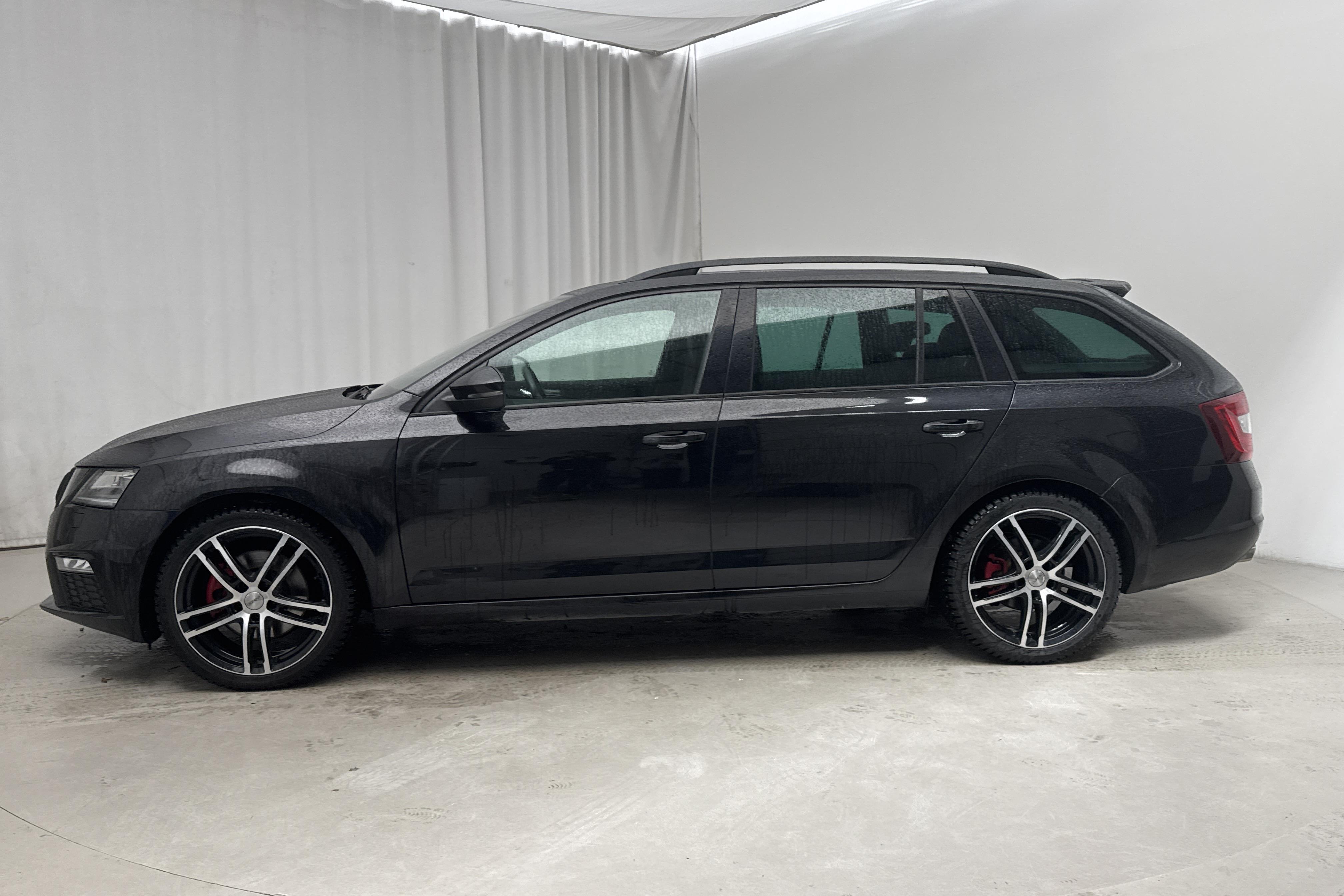 Skoda Octavia III 2.0 TDI RS Combi 4x4 (184hk) - 82 430 km - Automatyczna - czarny - 2019