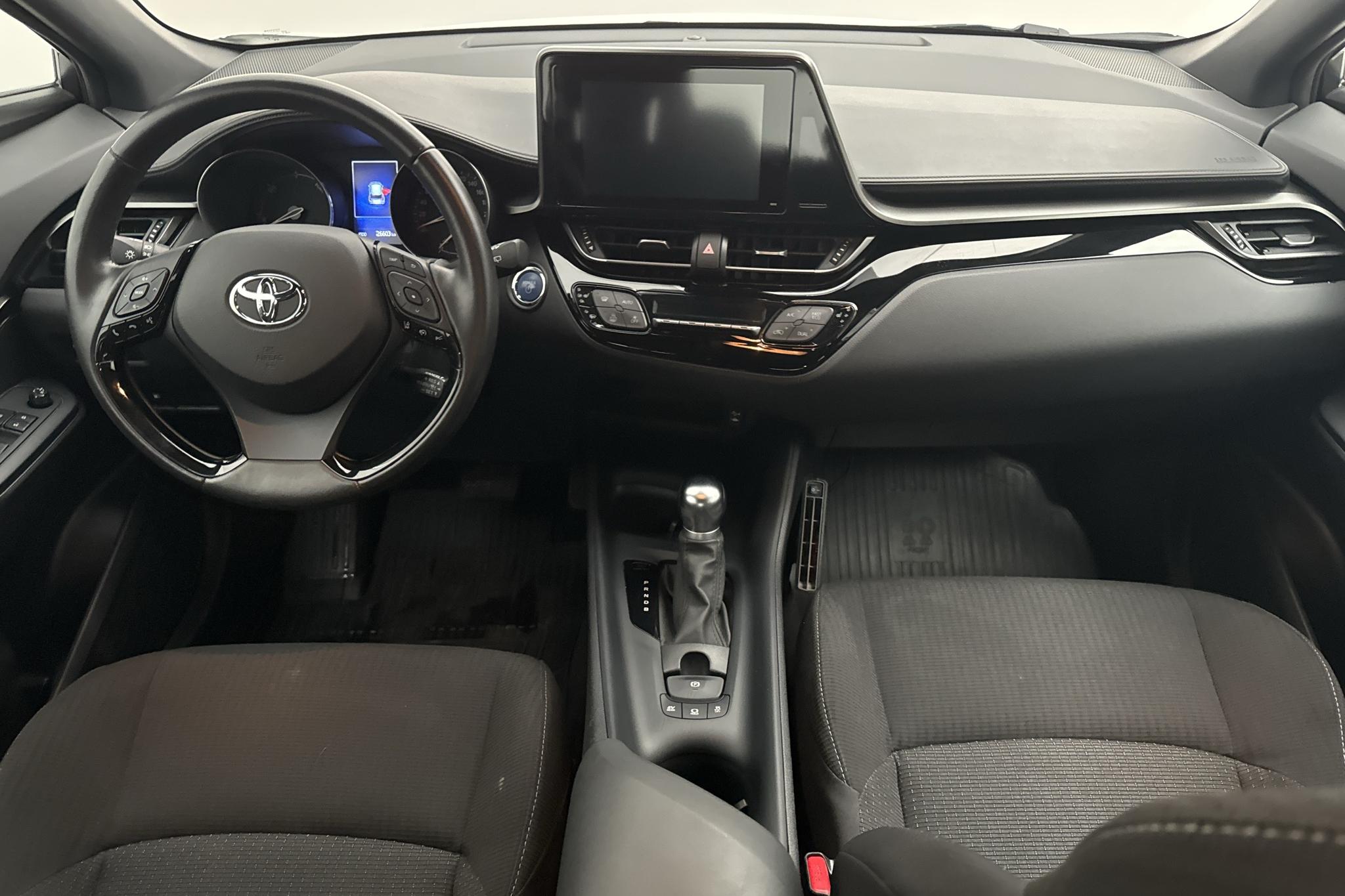 Toyota C-HR 1.8 HSD (122hk) - 2 661 mil - Automat - vit - 2019