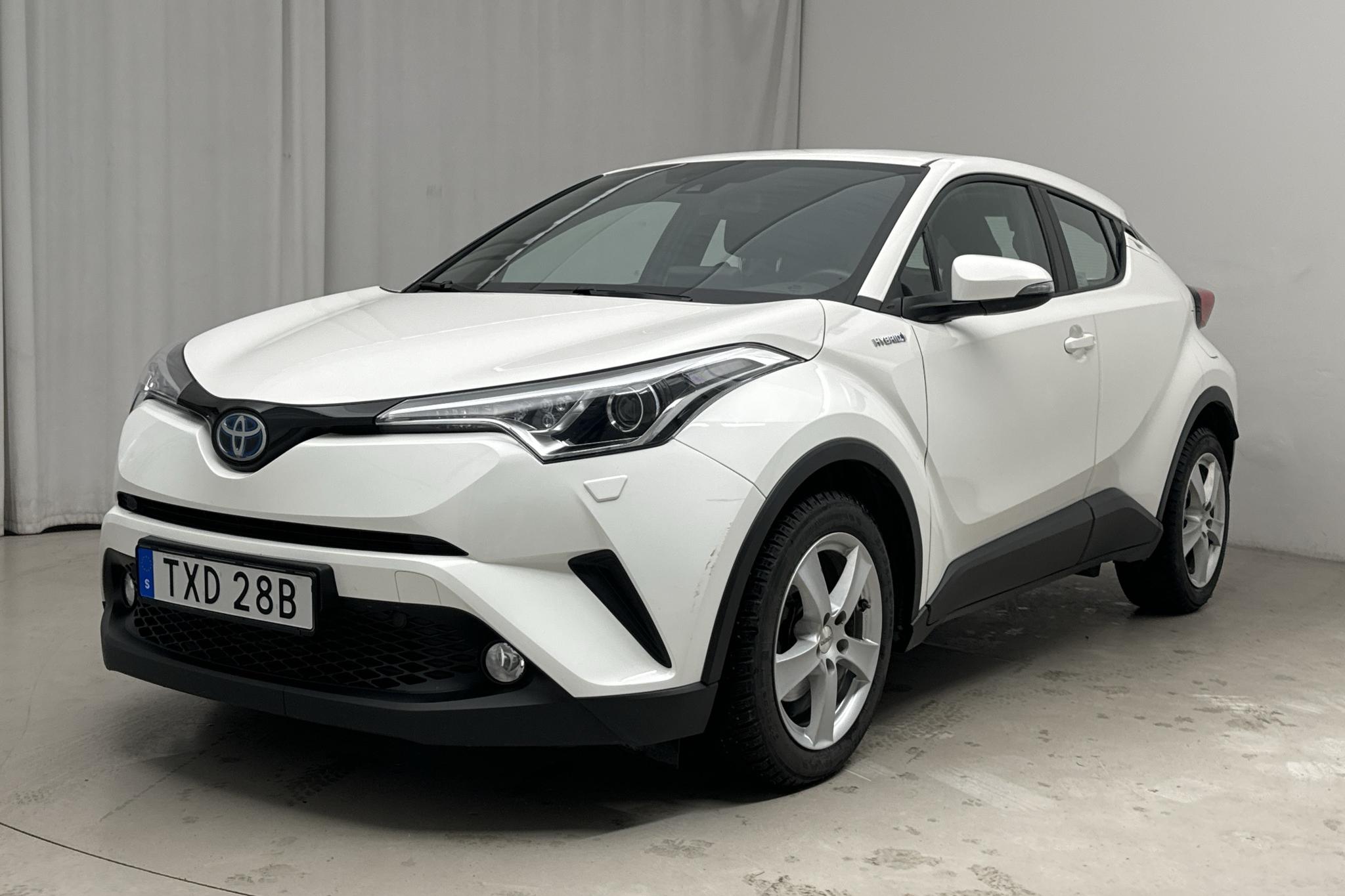 Toyota C-HR 1.8 HSD (122hk) - 2 661 mil - Automat - vit - 2019