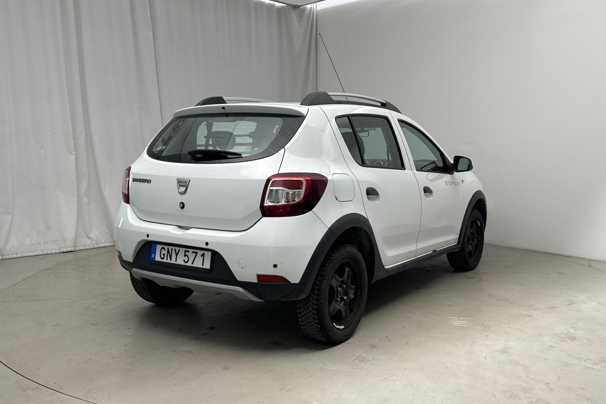 Dacia Sandero 0.9 TCe Stepway (90hk) - 86 460 km - Manualna - biały - 2015