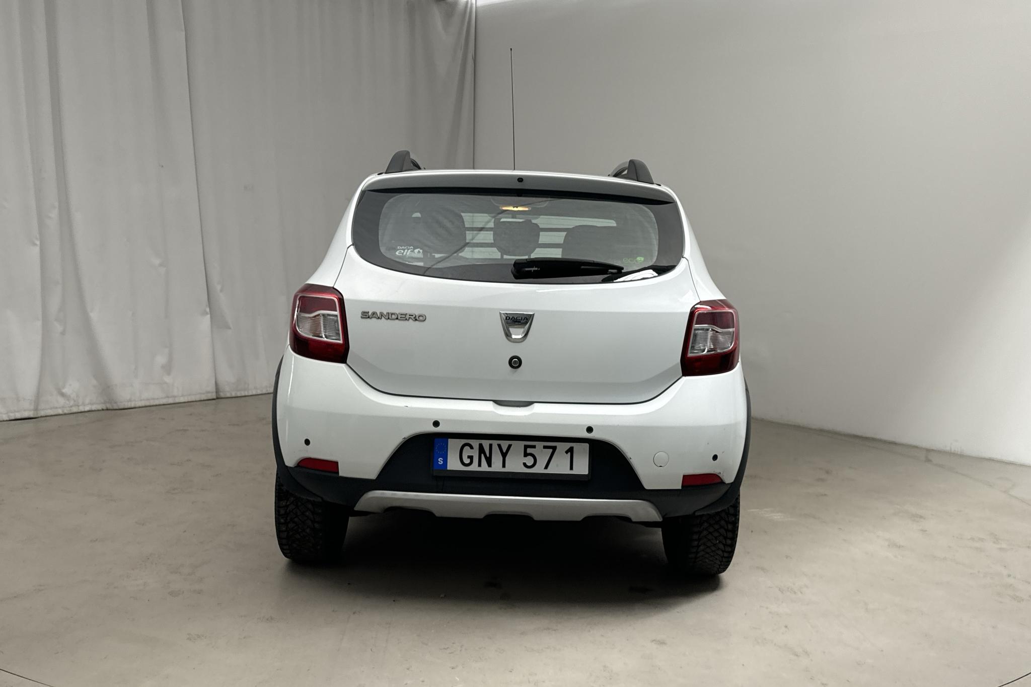 Dacia Sandero 0.9 TCe Stepway (90hk) - 86 460 km - Manualna - biały - 2015