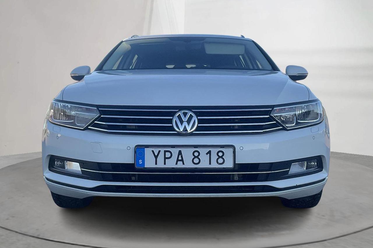 VW Passat 1.4 TSI Sportscombi (150hk) - 79 450 km - Manualna - biały - 2018