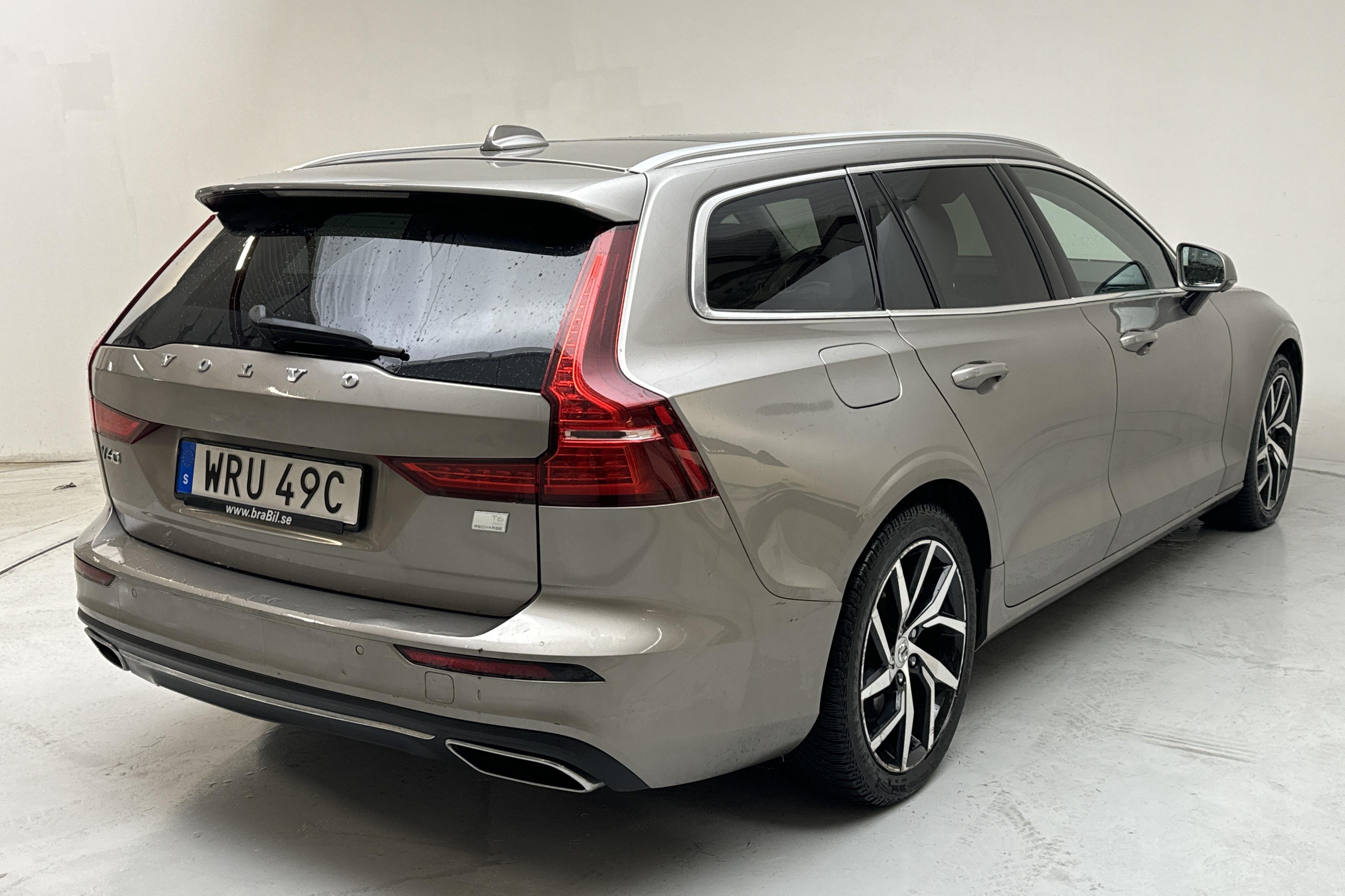 Volvo V60 T6 AWD Twin Engine (340hk) - 7 466 mil - Automat - grå - 2021