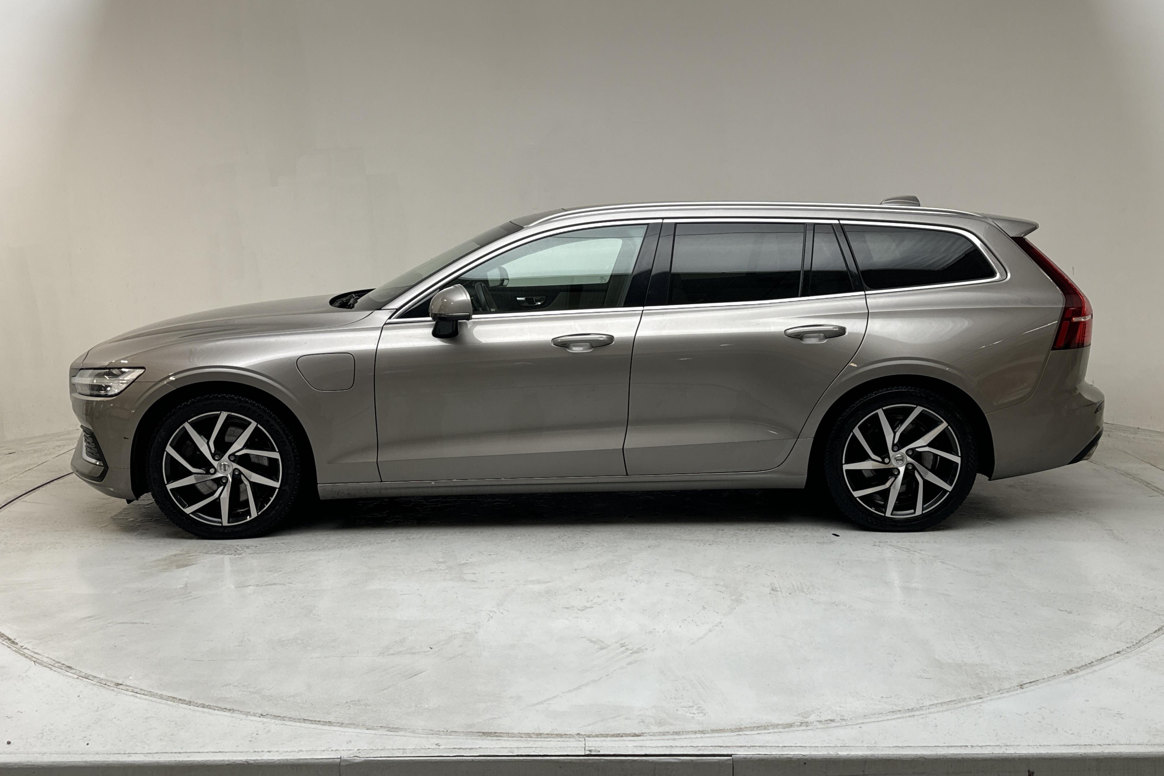 Volvo V60 T6 AWD Twin Engine (340hk) - 7 466 mil - Automat - grå - 2021