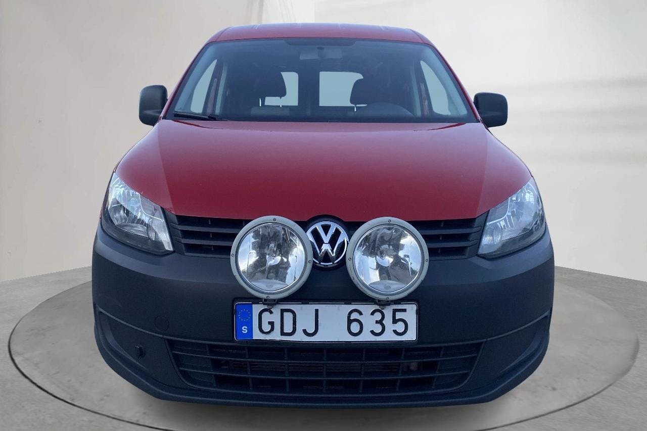 VW Caddy 1.6 TDI Skåp (102hk) - 142 840 km - Käsitsi - punane - 2013