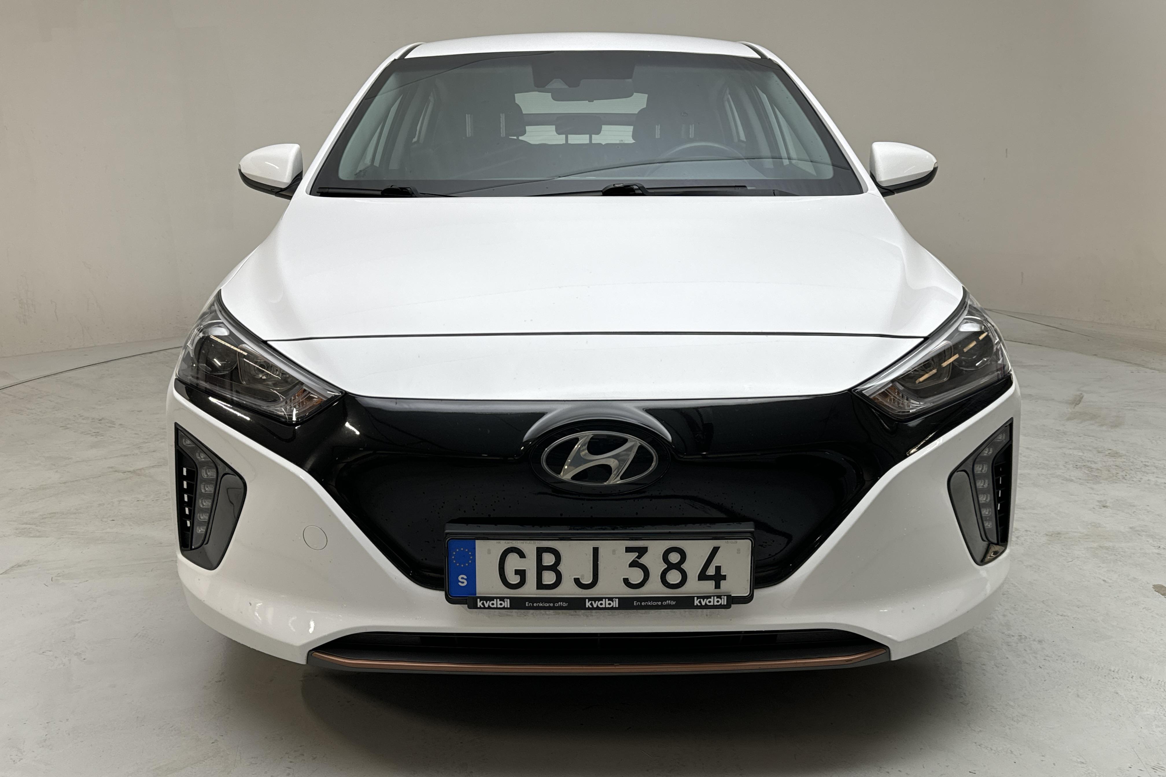 Hyundai IONIQ Electric (120hk) - 11 112 mil - Automat - vit - 2019