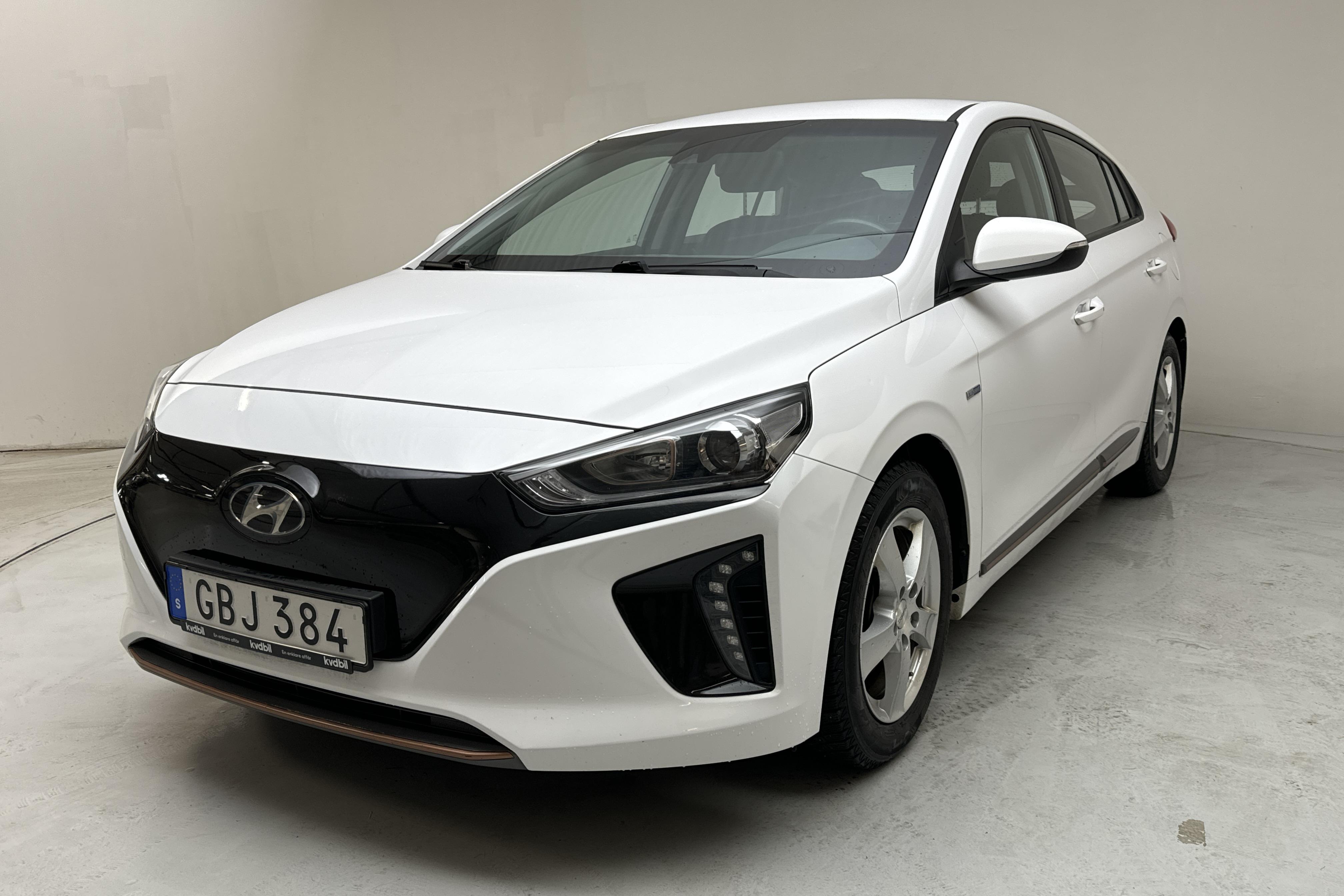 Hyundai IONIQ Electric (120hk) - 11 112 mil - Automat - vit - 2019