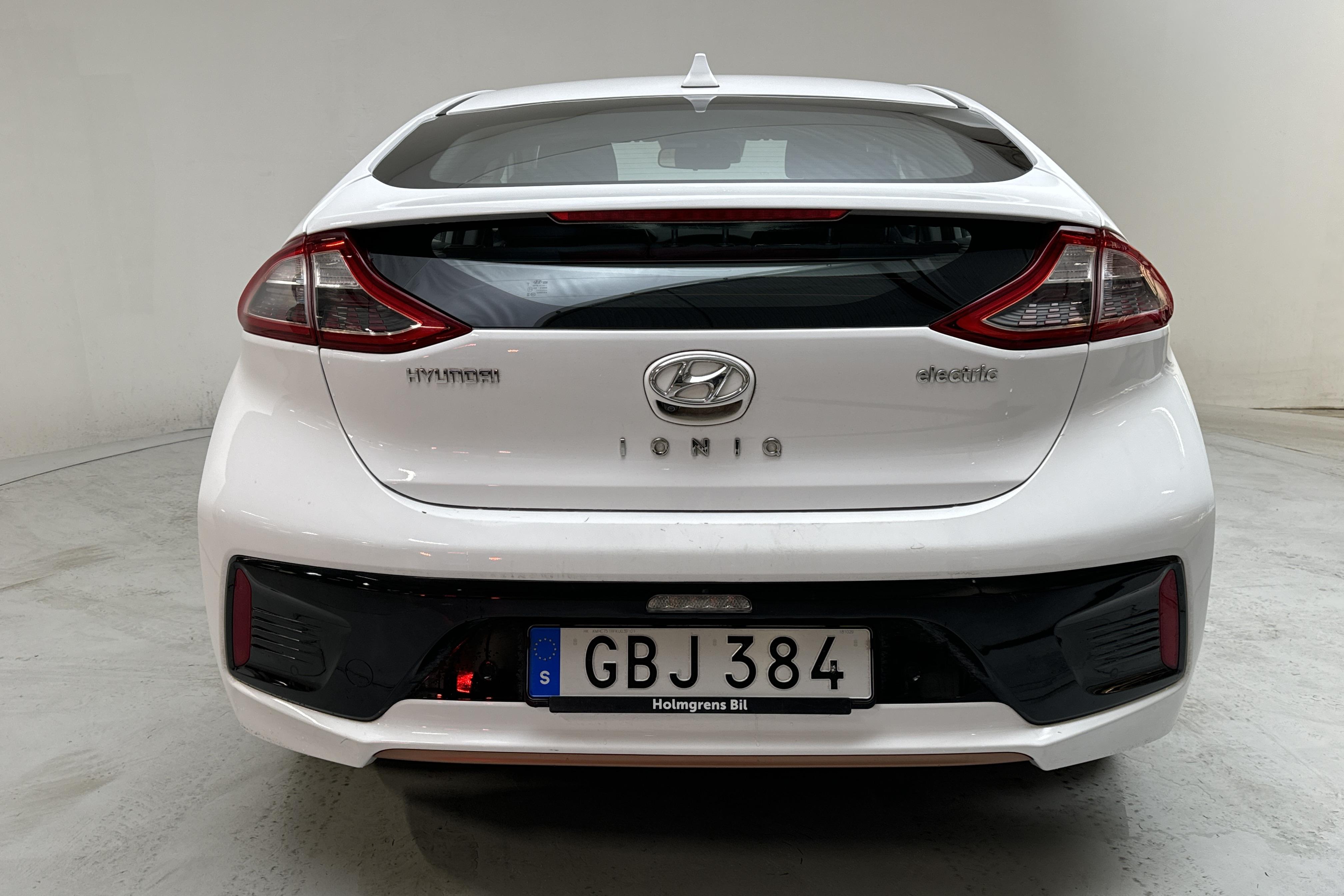 Hyundai IONIQ Electric (120hk) - 11 112 mil - Automat - vit - 2019