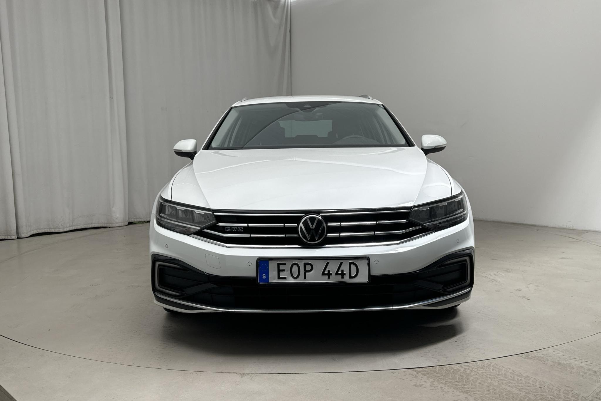 VW Passat 1.4 GTE Sportscombi (218hk) - 42 500 km - Automatic - white - 2021