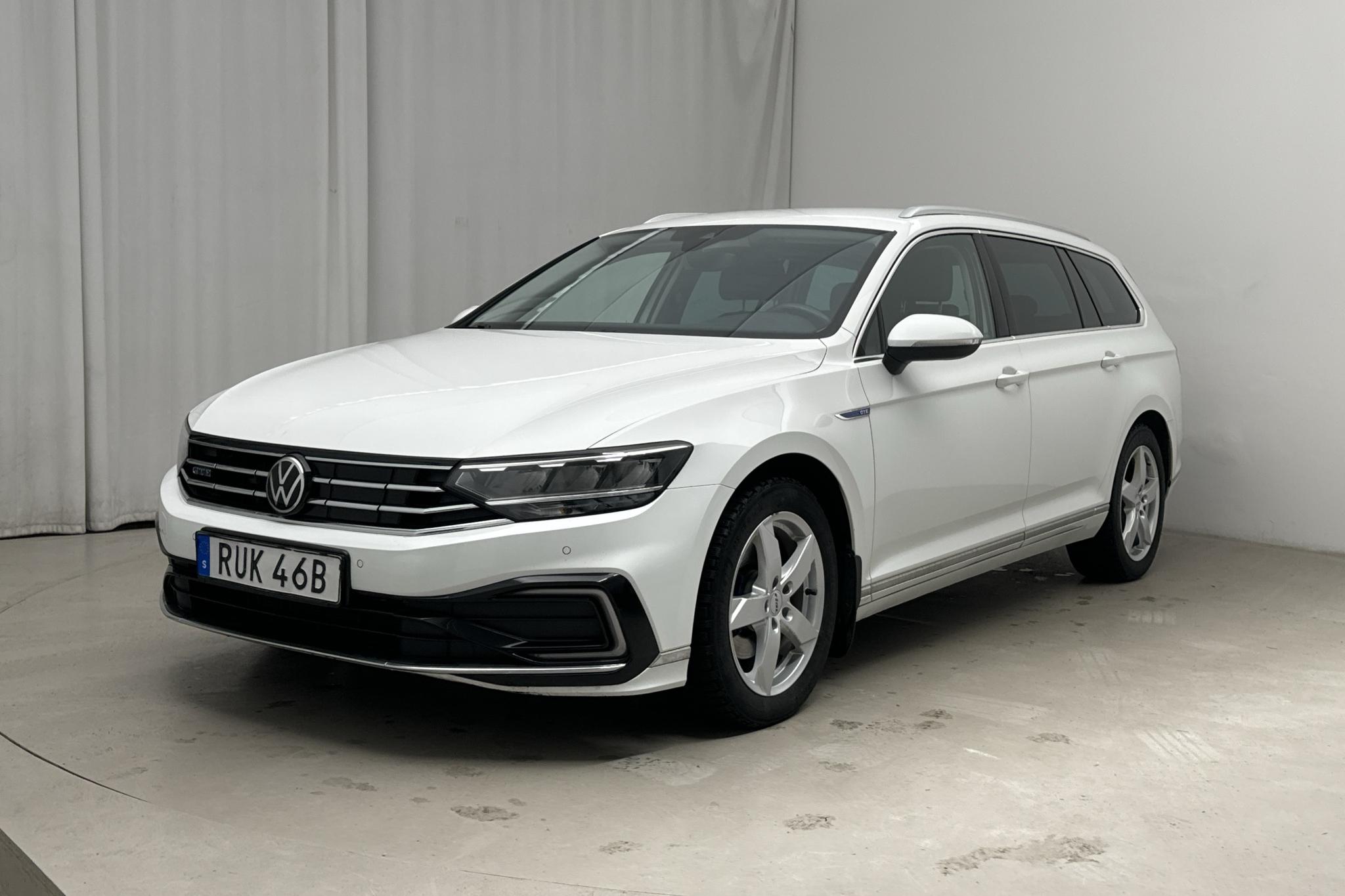 VW Passat 1.4 GTE Sportscombi (218hk) - 132 870 km - Automatic - white - 2021