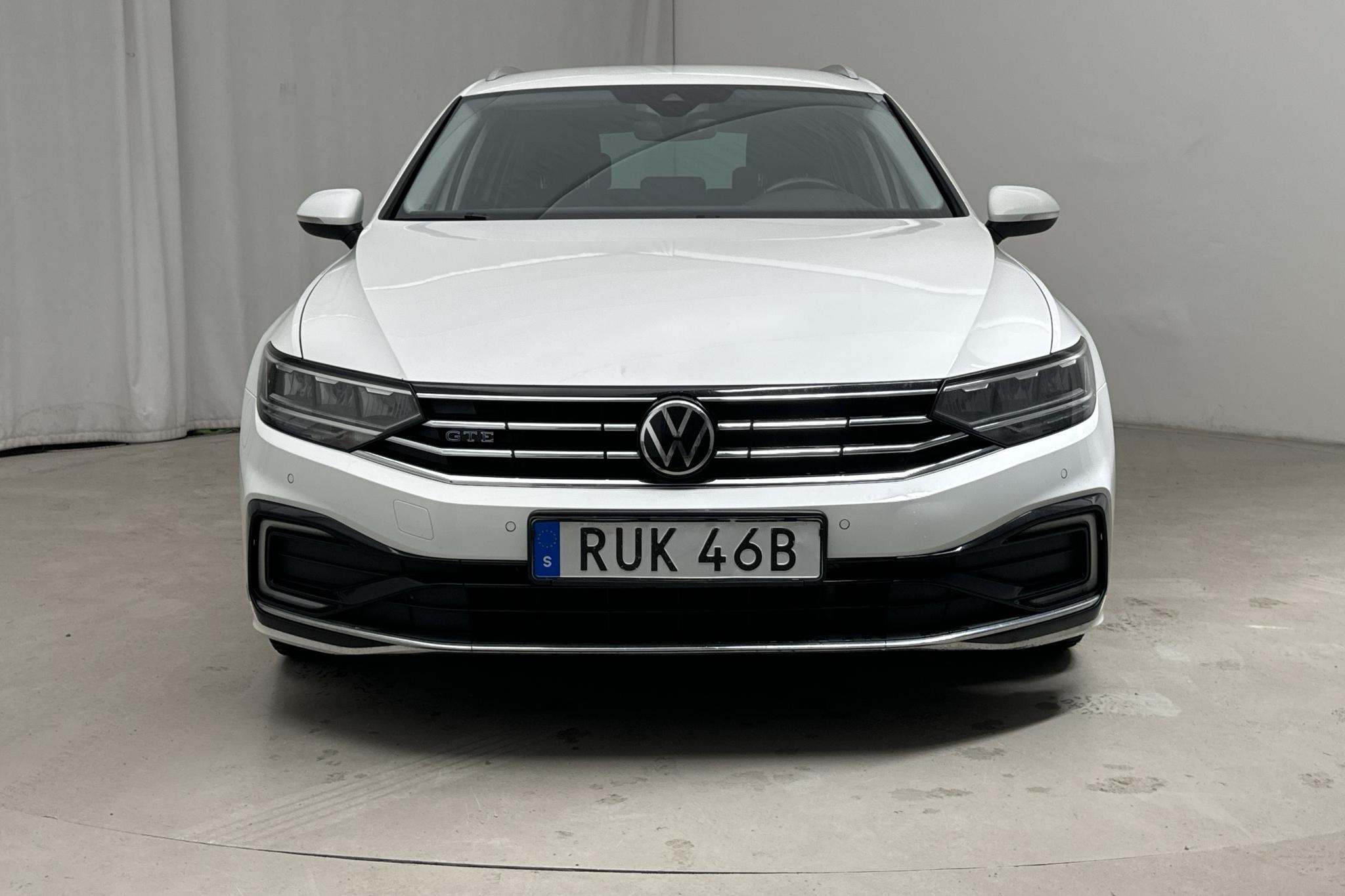 VW Passat 1.4 GTE Sportscombi (218hk) - 132 870 km - Automatic - white - 2021