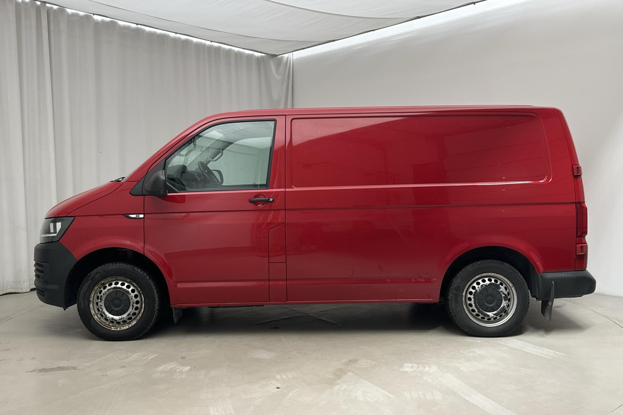 VW Transporter T6 2.0 TDI BMT Skåp (102hk) - 142 130 km - Manuaalinen - punainen - 2016