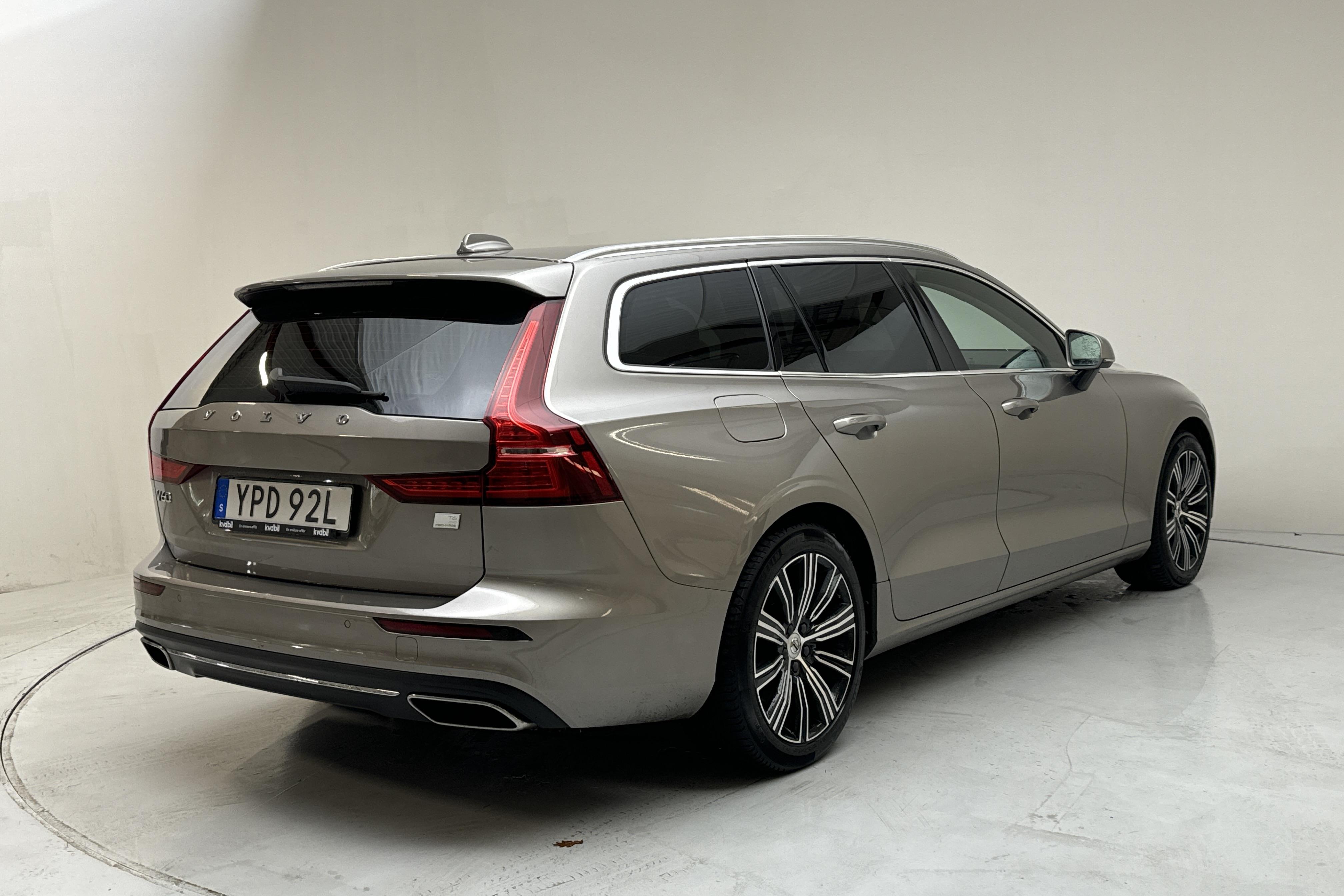 Volvo V60 T6 AWD Twin Engine (340hk) - 139 030 km - Automaattinen - harmaa - 2021