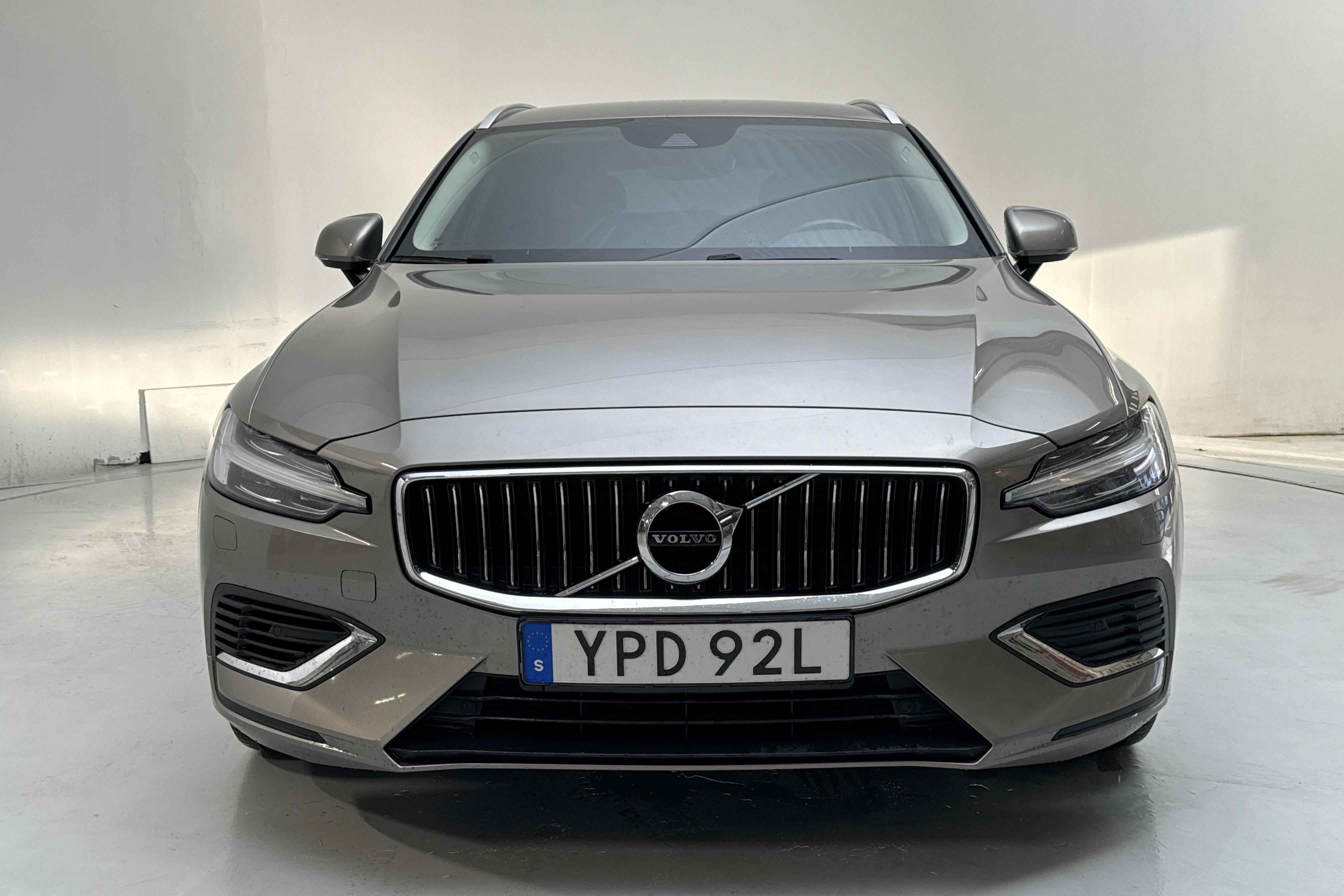 Volvo V60 T6 AWD Twin Engine (340hk) - 139 030 km - Automaattinen - harmaa - 2021