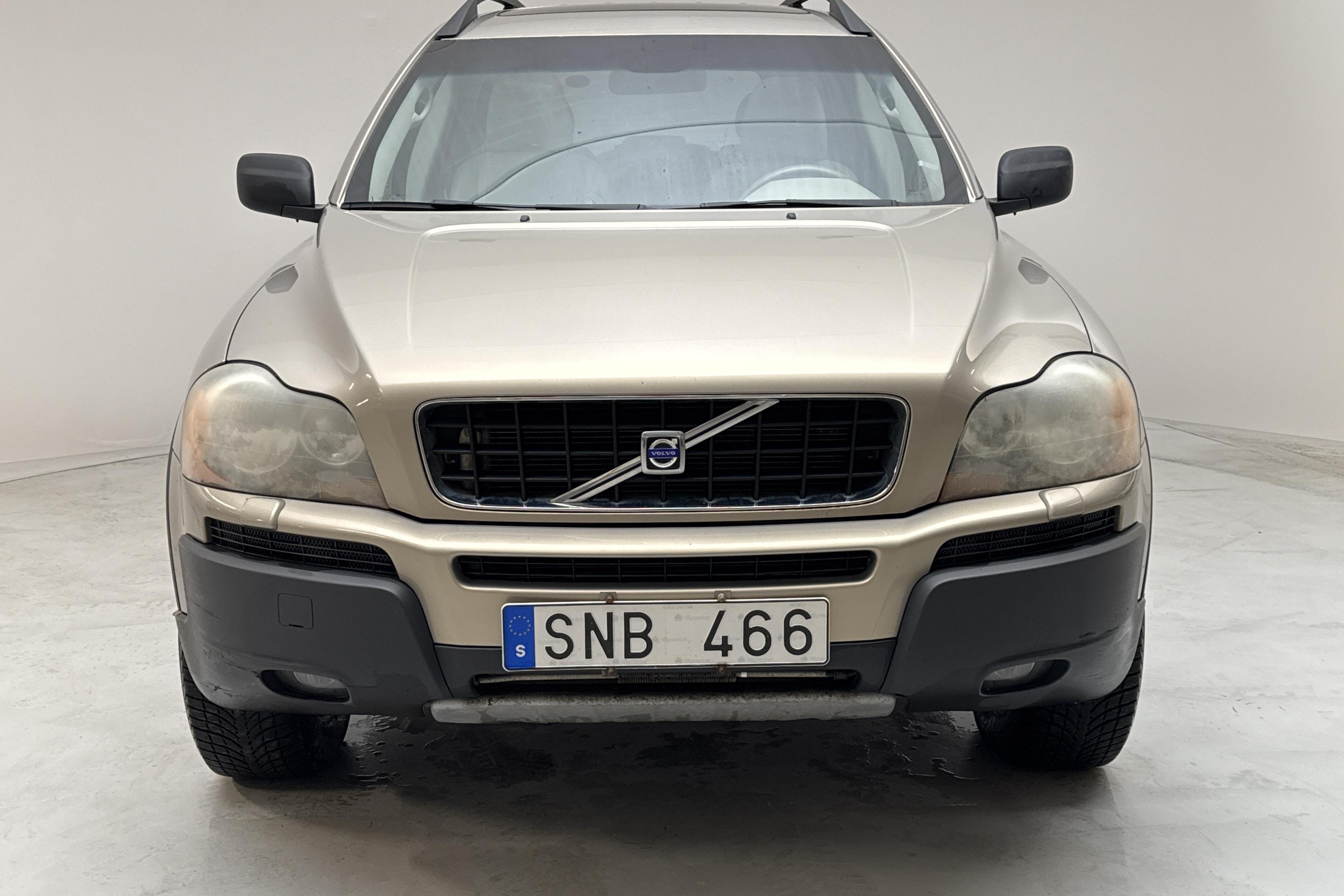 Volvo XC90 2.5T (210hk) - 13 322 mil - Automat - Light Yellow - 2005