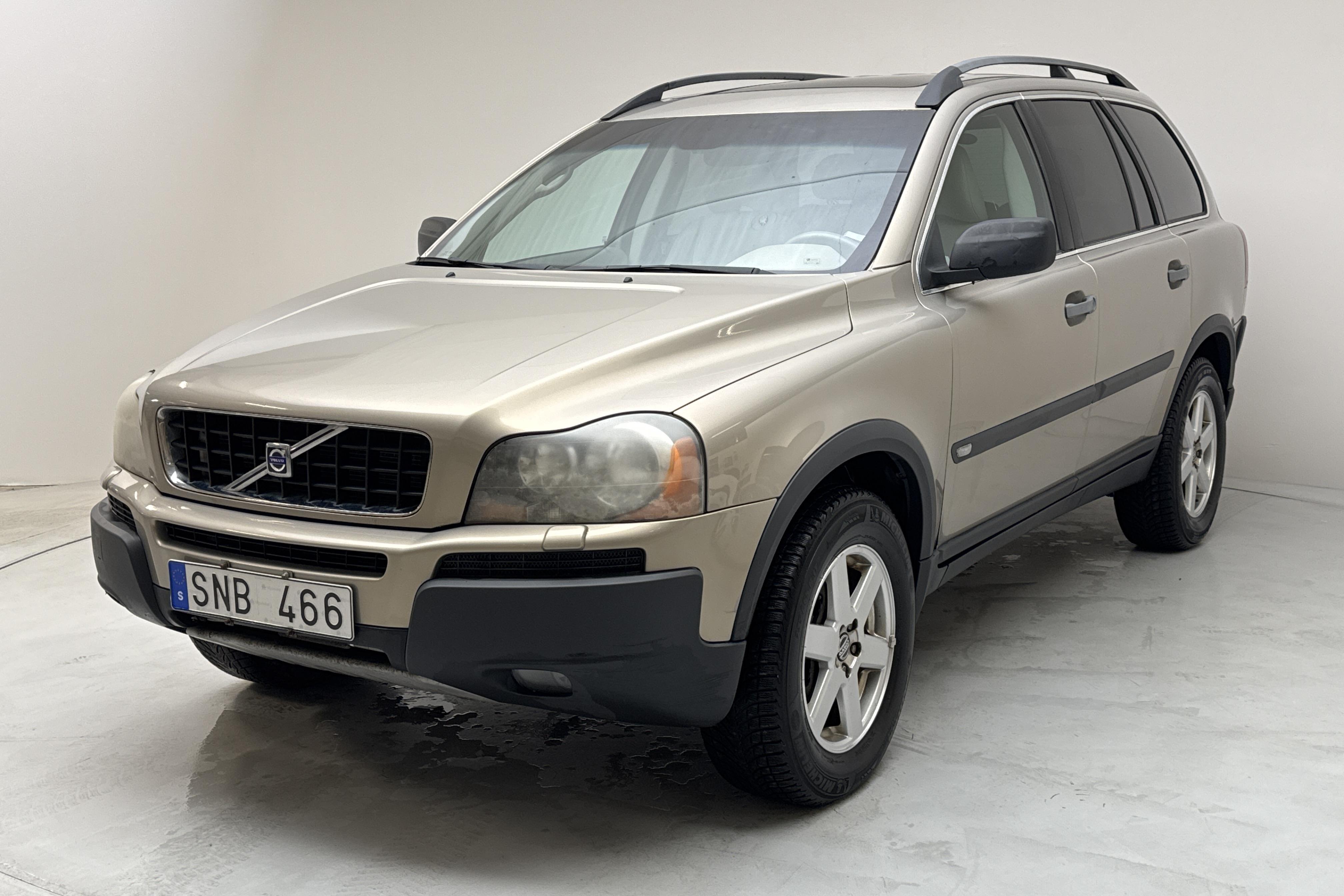 Volvo XC90 2.5T (210hk) - 13 322 mil - Automat - Light Yellow - 2005