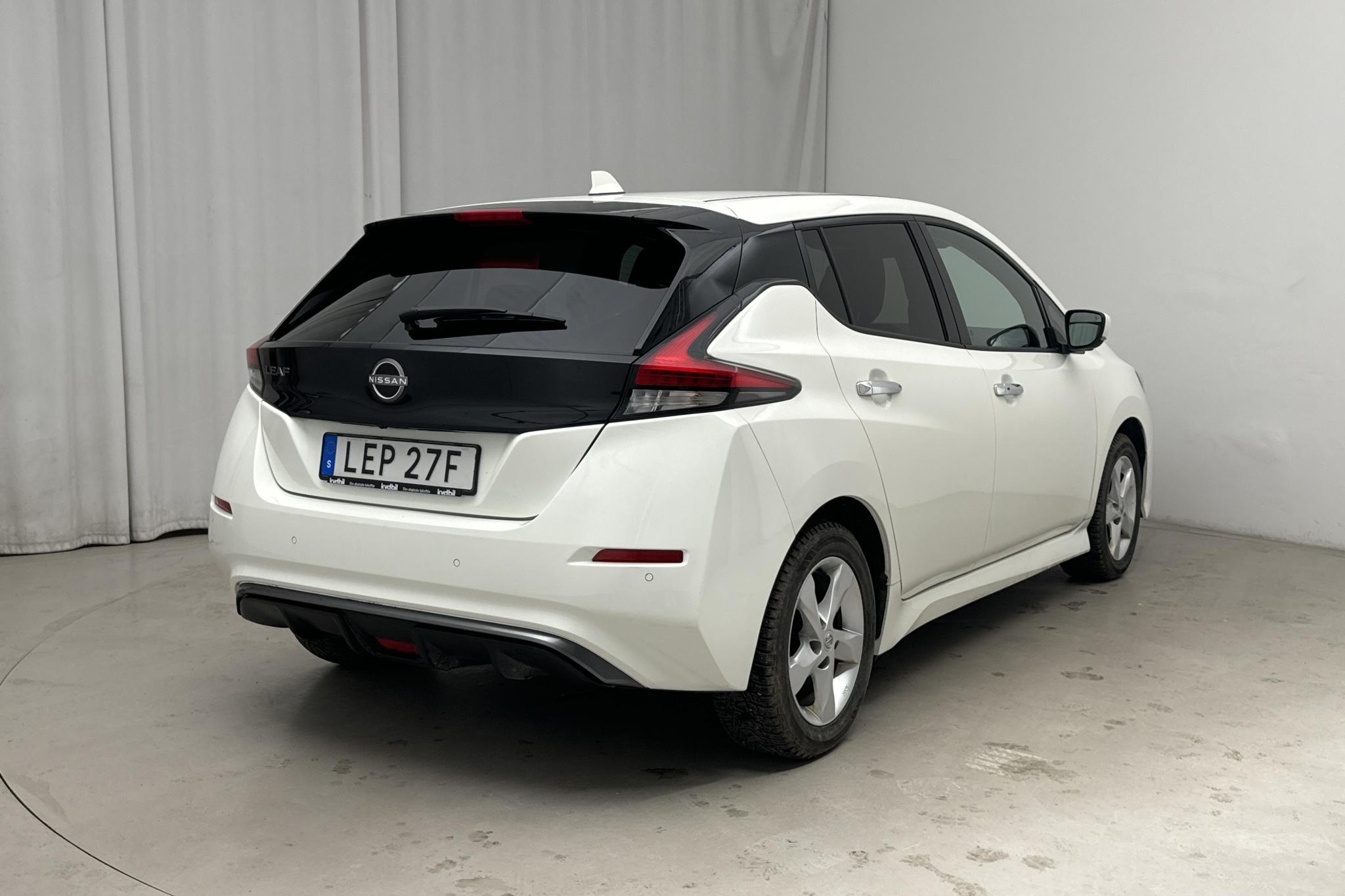 Nissan LEAF 5dr 39 kWh (150hk) - 50 760 km - Automatyczna - biały - 2022