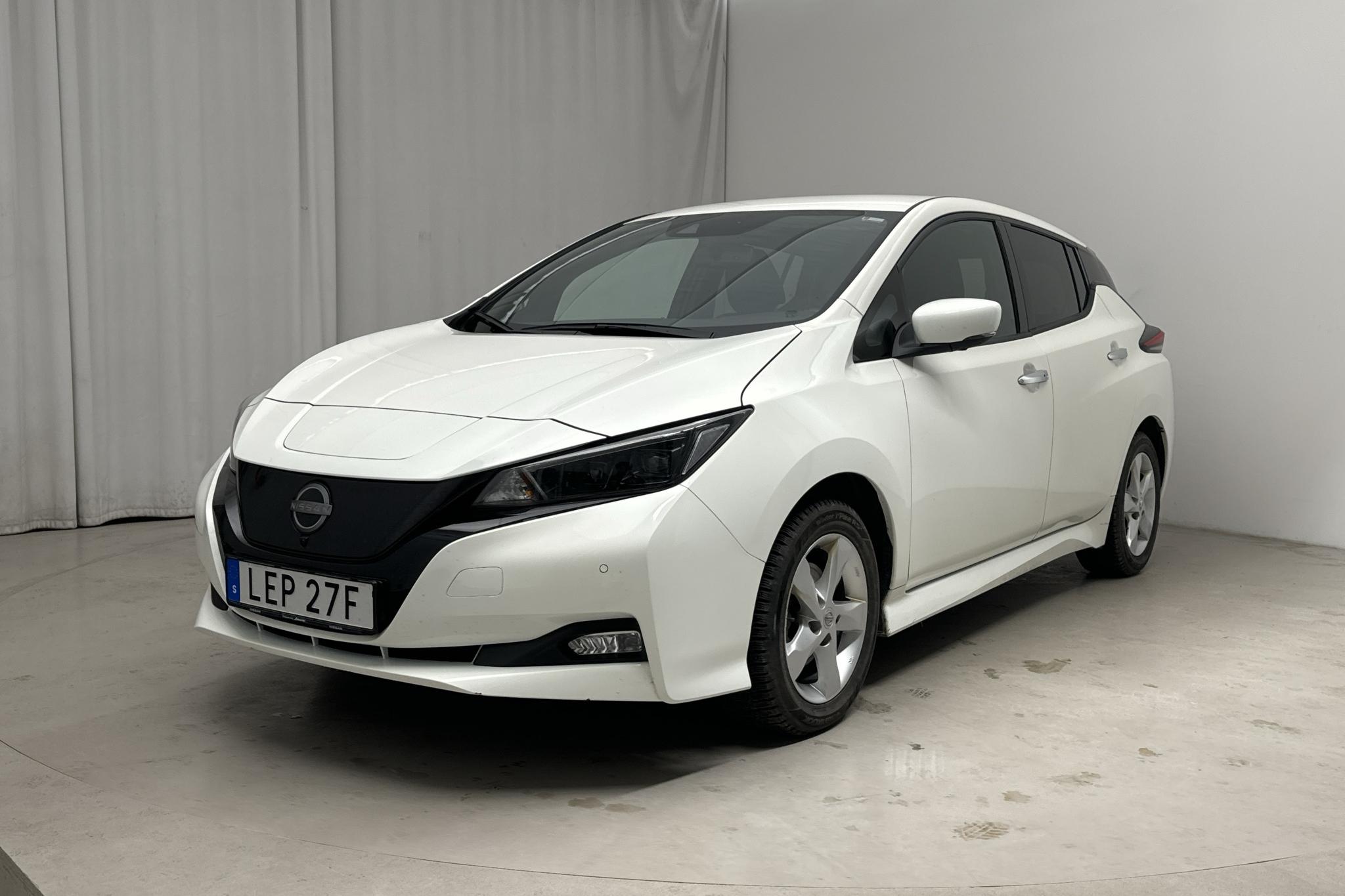 Nissan LEAF 5dr 39 kWh (150hk) - 50 760 km - Automatyczna - biały - 2022