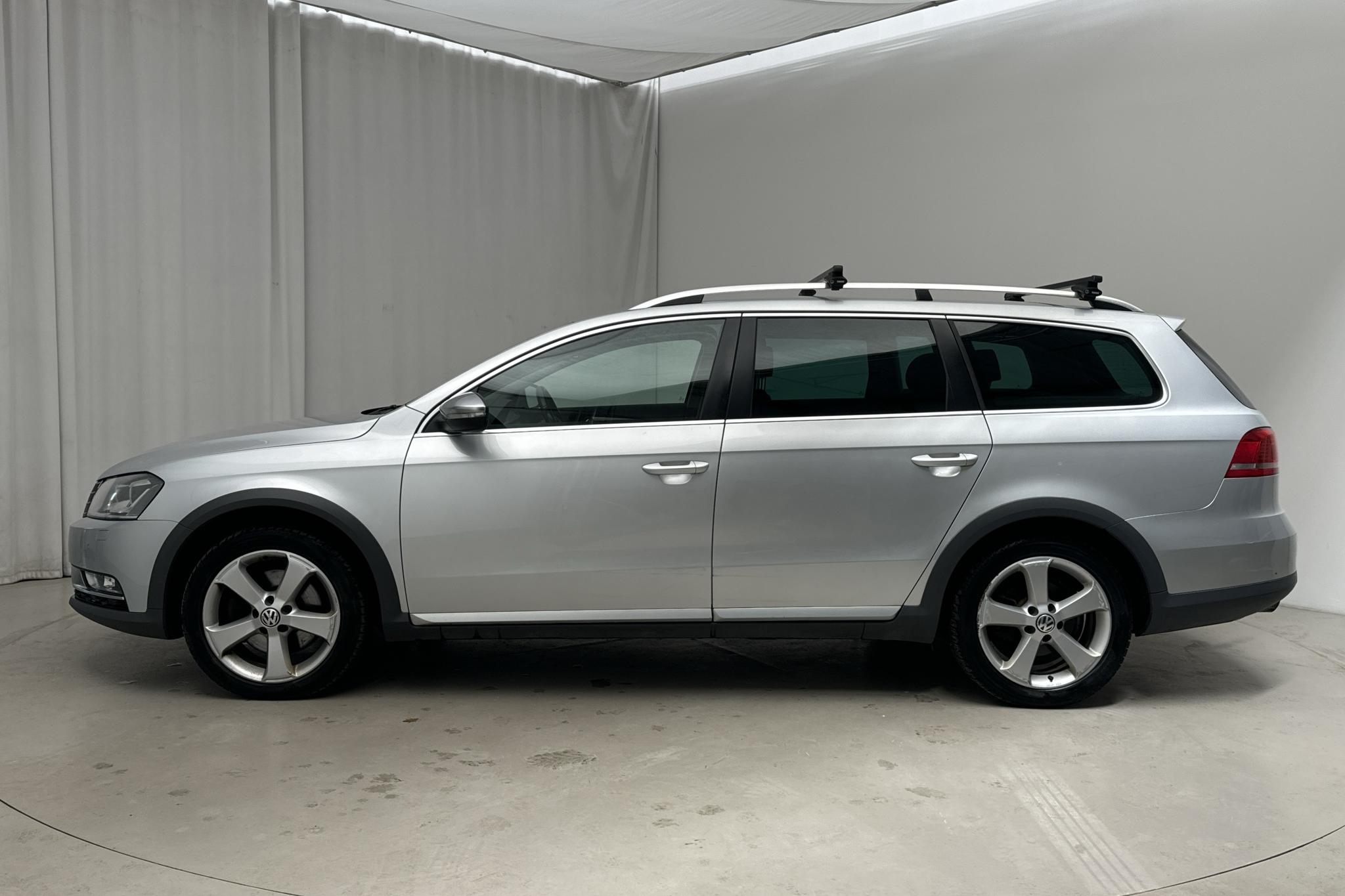 VW Passat Alltrack 2.0 TDI BlueMotion Technology 4Motion (177hk) - 156 780 km - Automatyczna - srebro - 2014