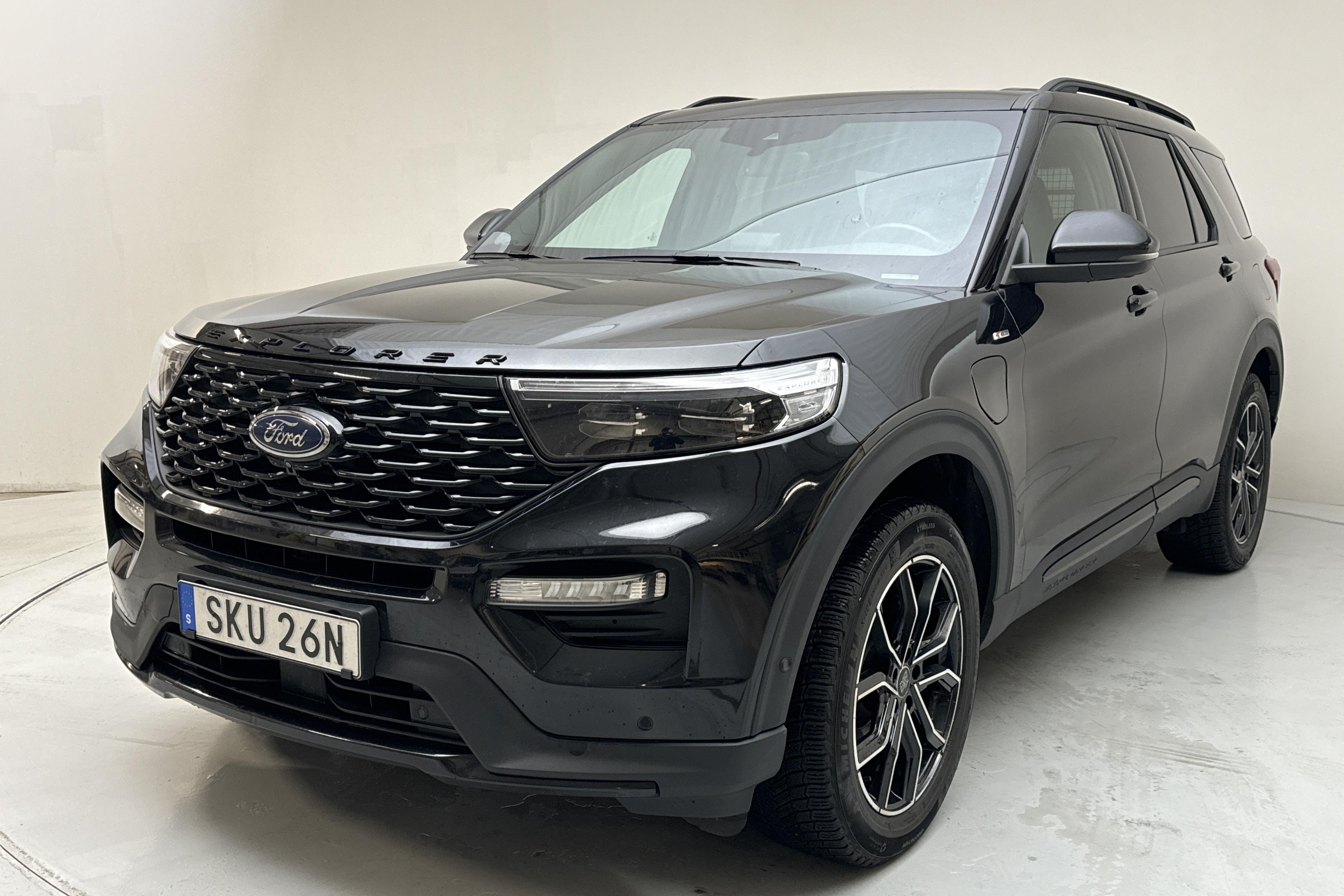 Ford Explorer 3.0T EcoBoost (457hk) - 15 633 mil - Automat - svart - 2021