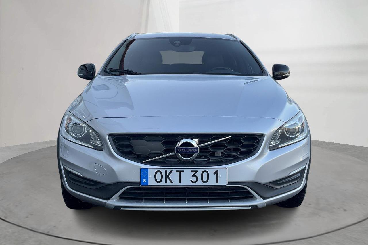 Volvo V60 D4 Cross Country AWD (190hk) - 154 710 km - Automaatne - hõbe - 2017