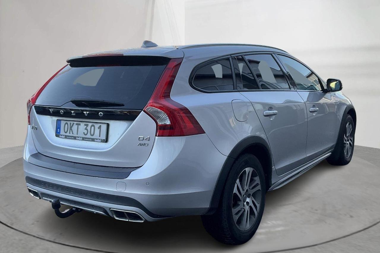 Volvo V60 D4 Cross Country AWD (190hk) - 154 710 km - Automaatne - hõbe - 2017