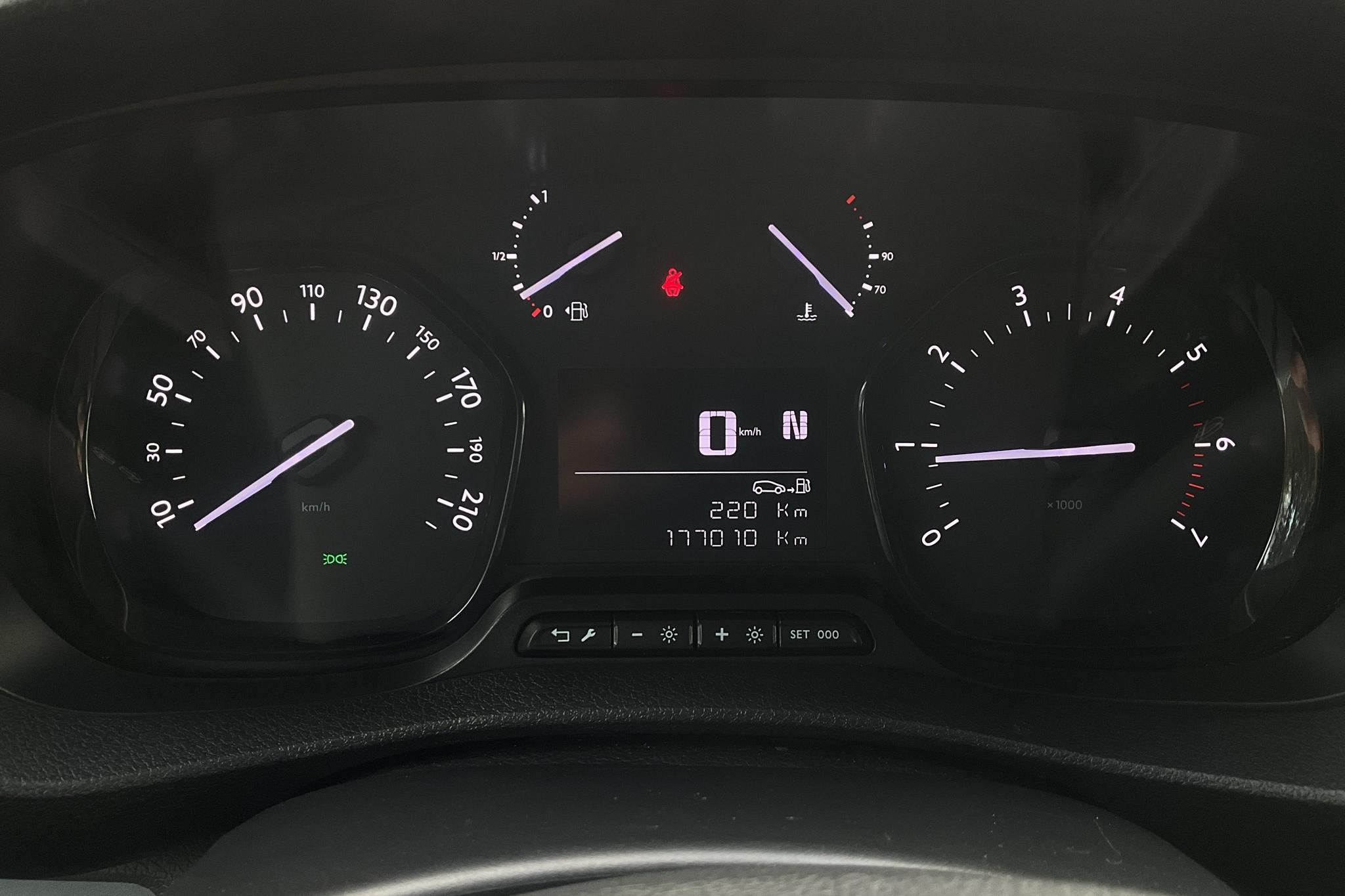 Peugeot Expert BlueHDi Skåp (95hk) - 177 010 km - Automaatne - 2017