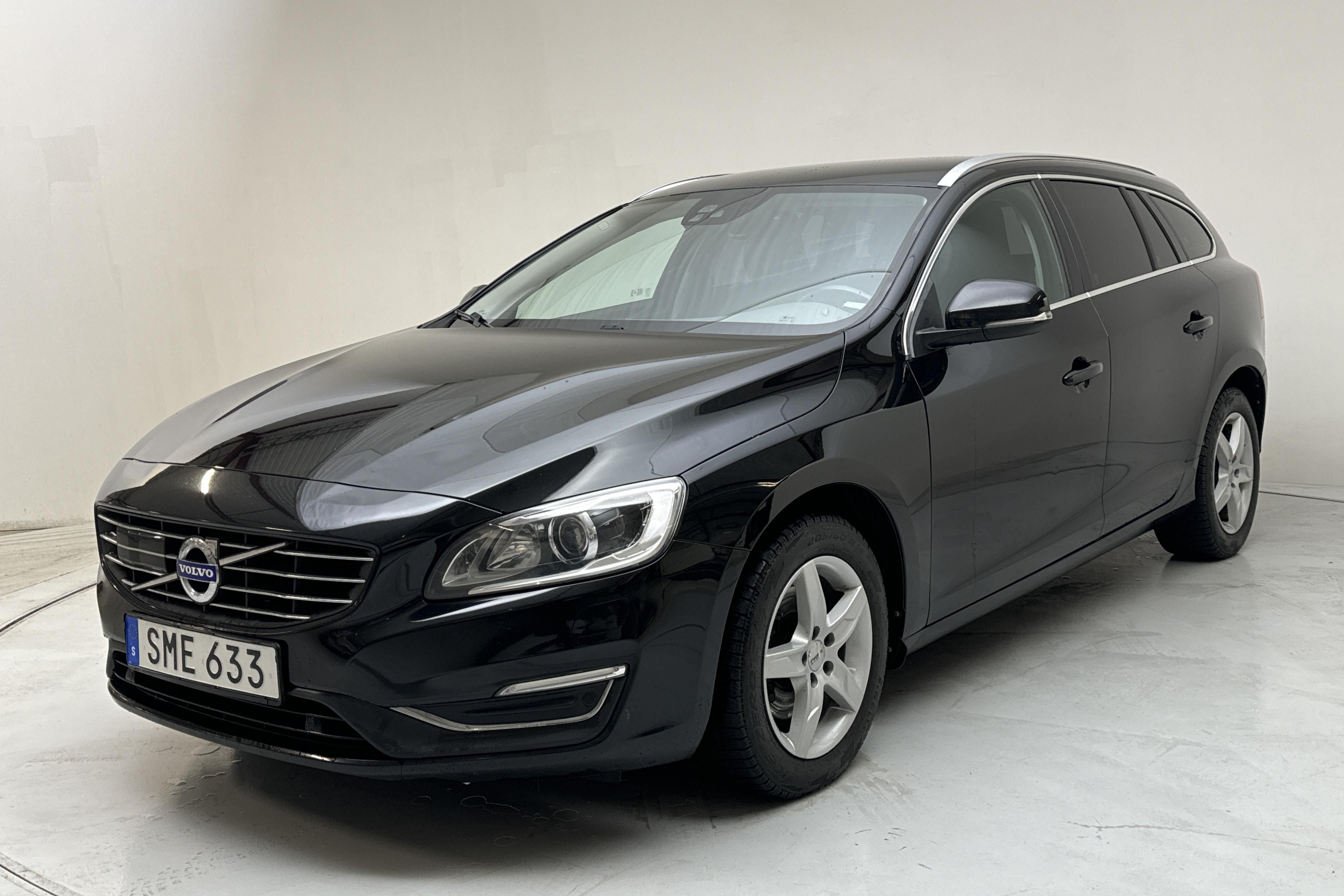 Volvo V60 D3 (150hk) - 22 690 mil - Automat - svart - 2018