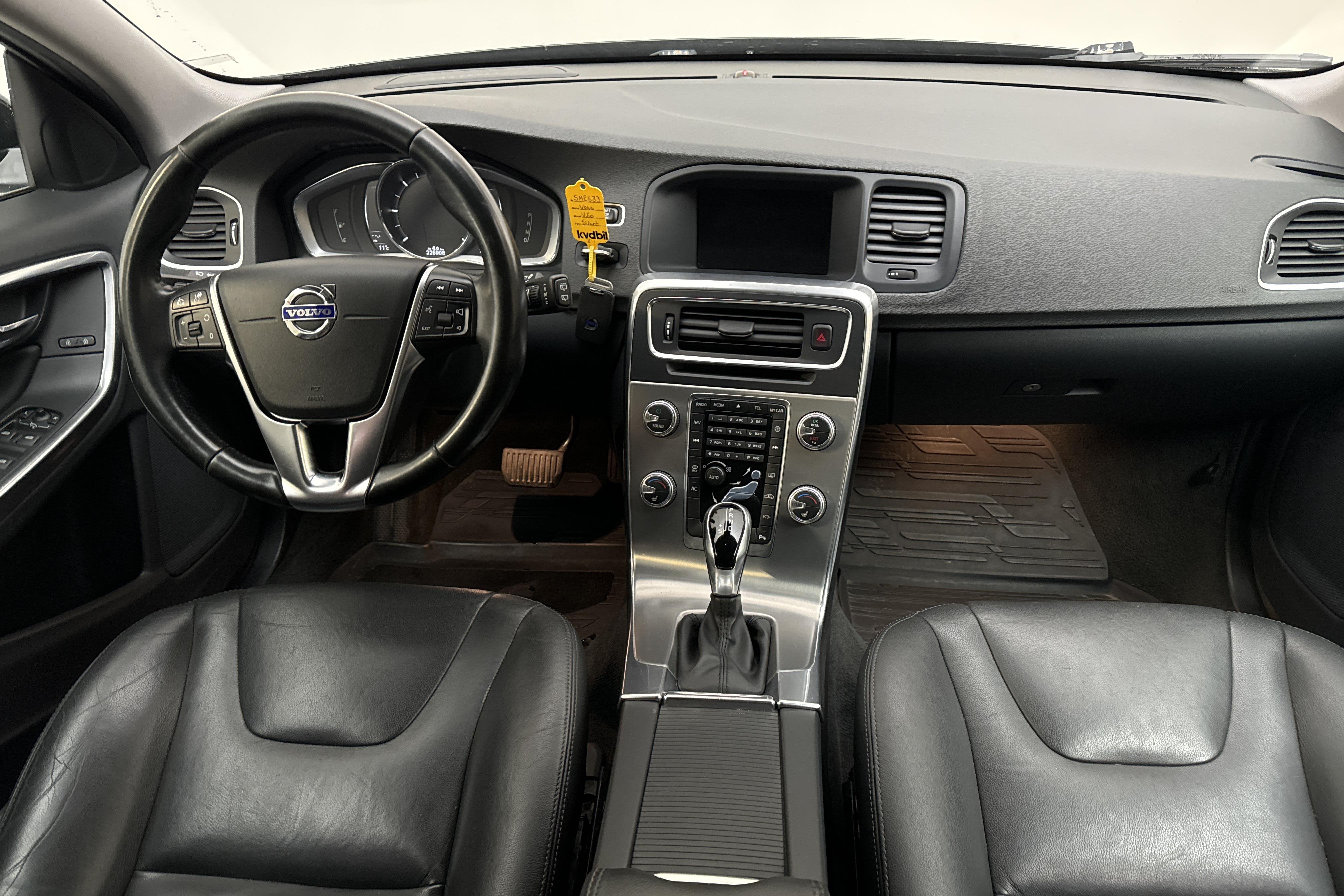 Volvo V60 D3 (150hk) - 22 690 mil - Automat - svart - 2018